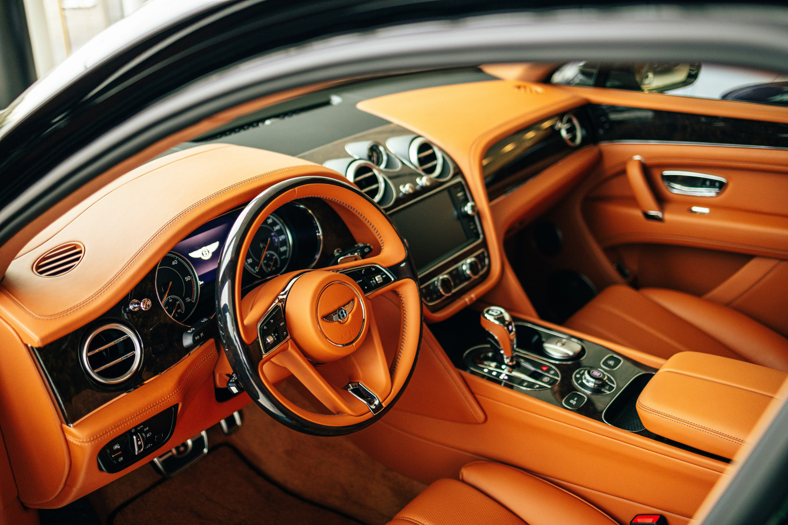 14.06.20 bentley. Руслан Плахтеев