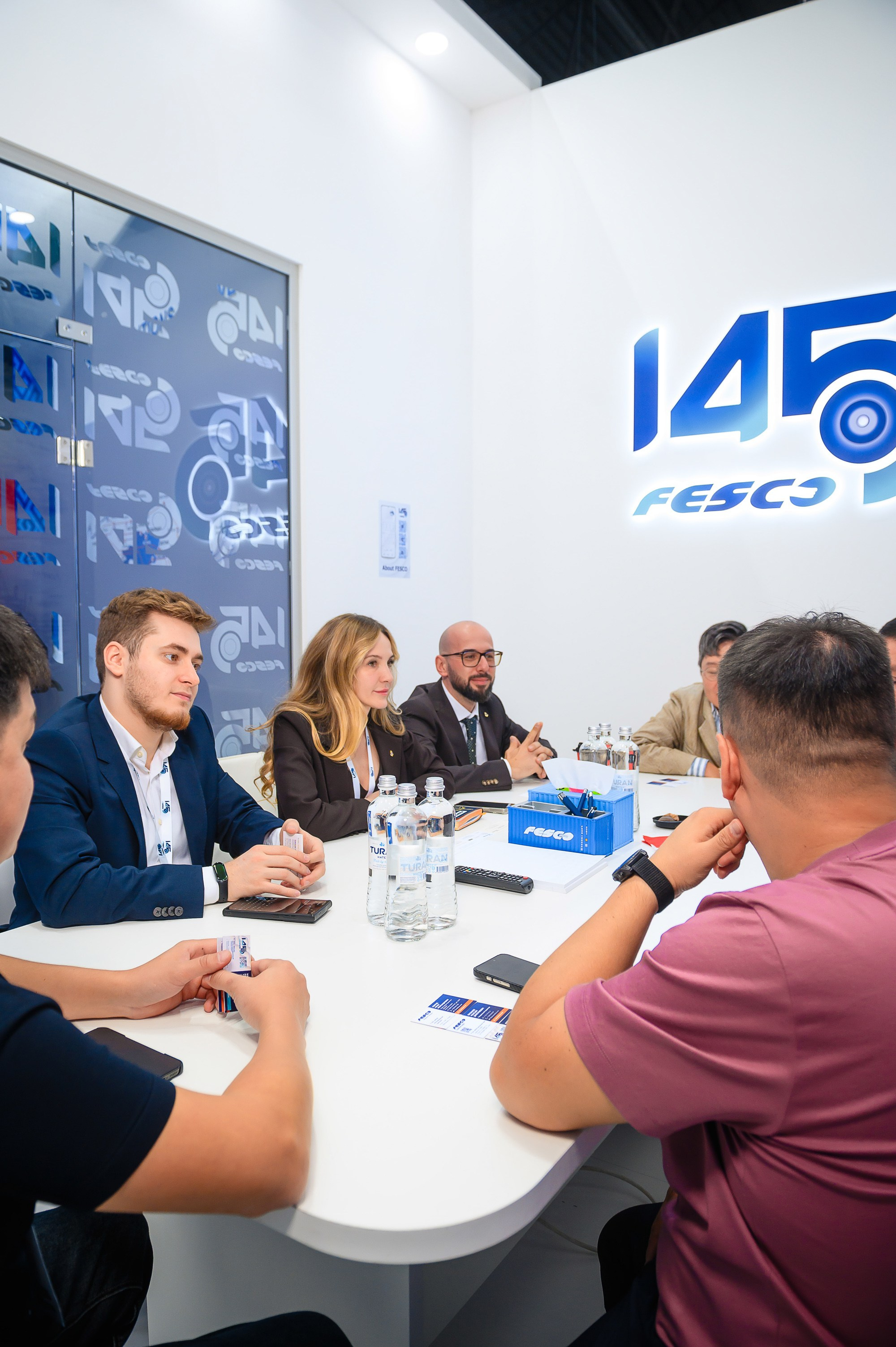 Компания Fesco на выставке TransLogistica Kazakhstan 2025. Интерьерный и репортажный фотограф в Алматы