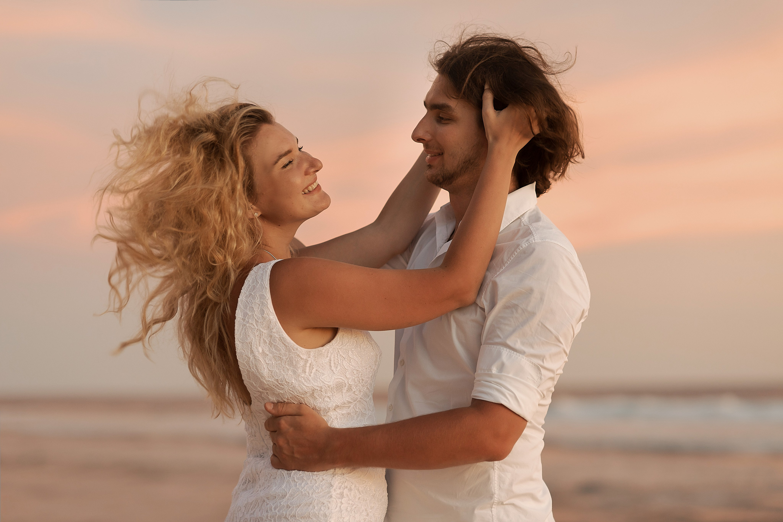 Love on the Sand. Wedding and Destination photographer Rustam Kalimullin