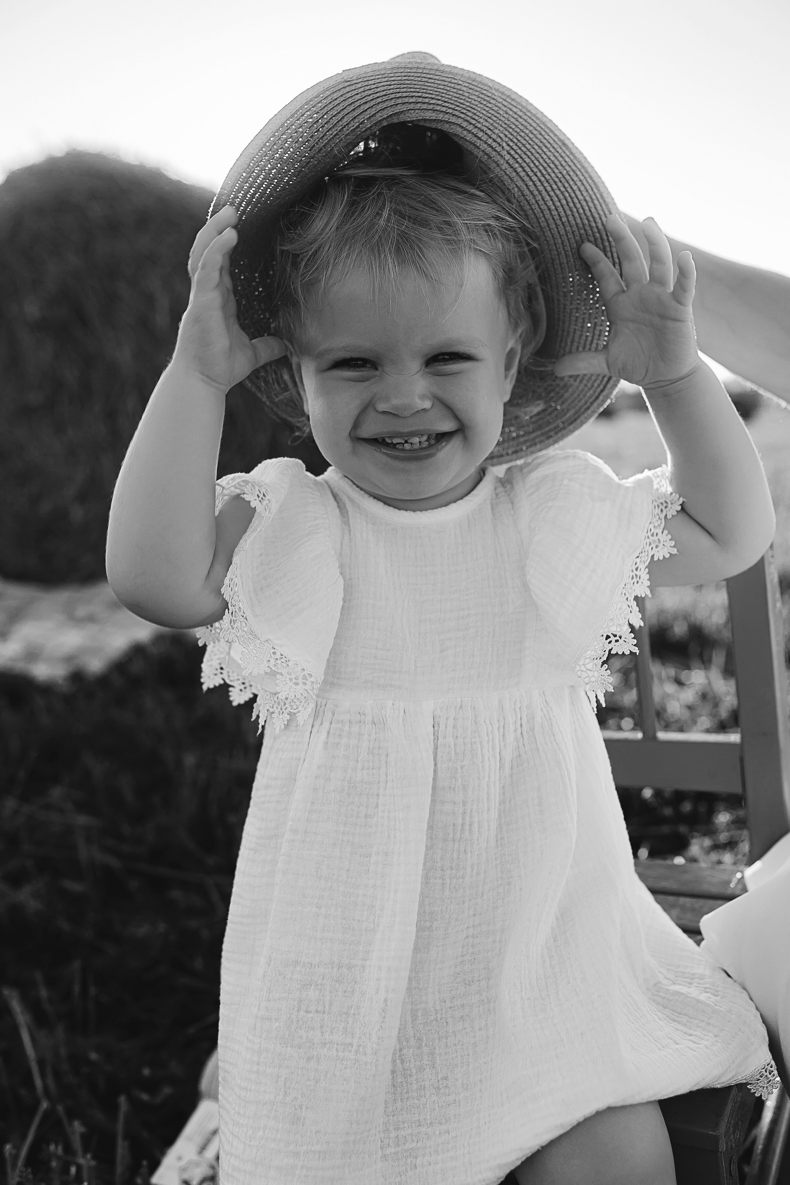 Фотосессия в поле со стогами. Семейный и женский фотограф в Москве Надежда Воробьева