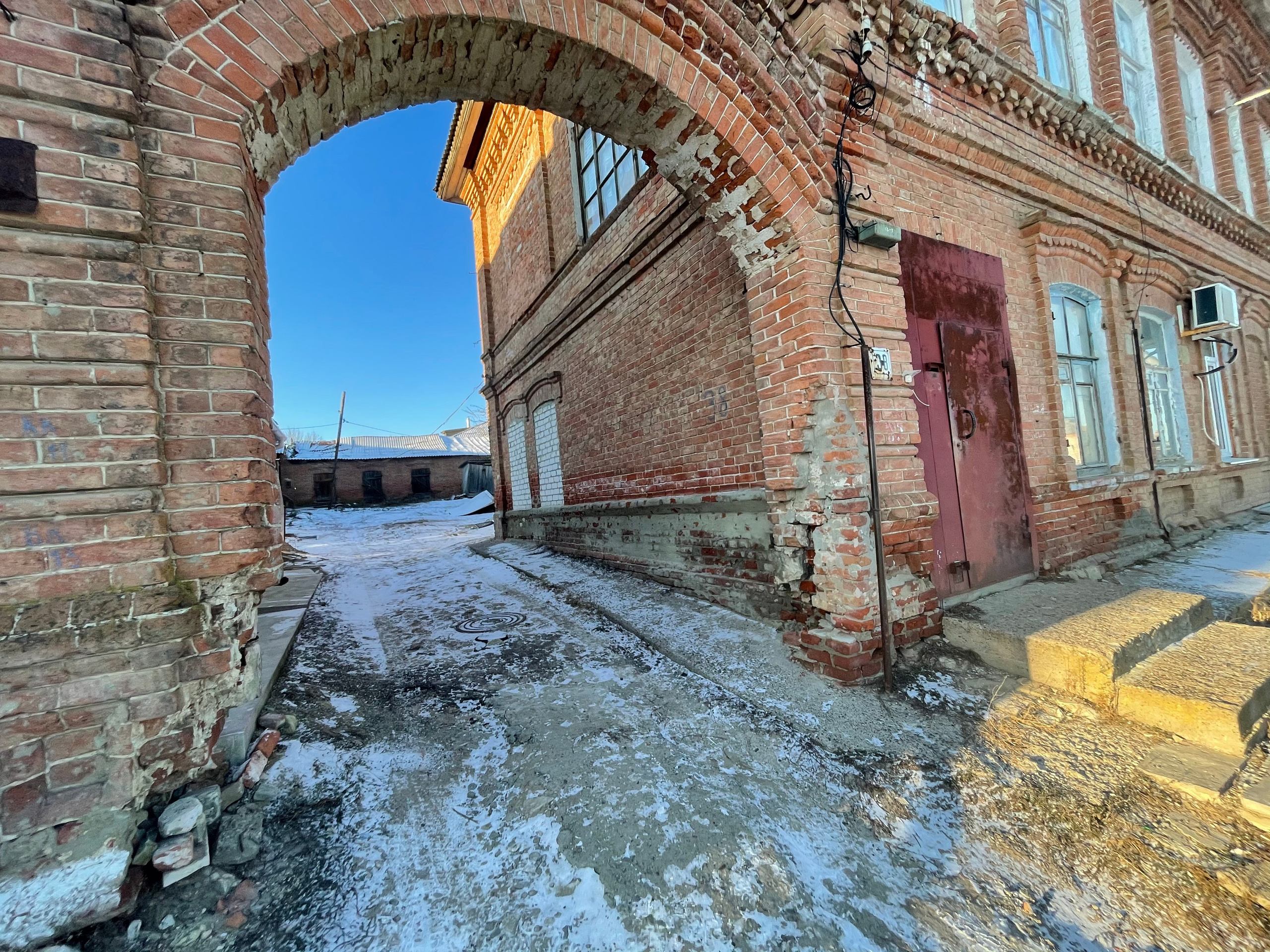 20 036 Здание красный кирпич. ВИЗУАЛЬНЫЕ И ЗВУКОВЫЕ РЕШЕНИЯ ДЛЯ БИЗНЕСА И СЪЁМОК ТЕЛЕТЕЛА