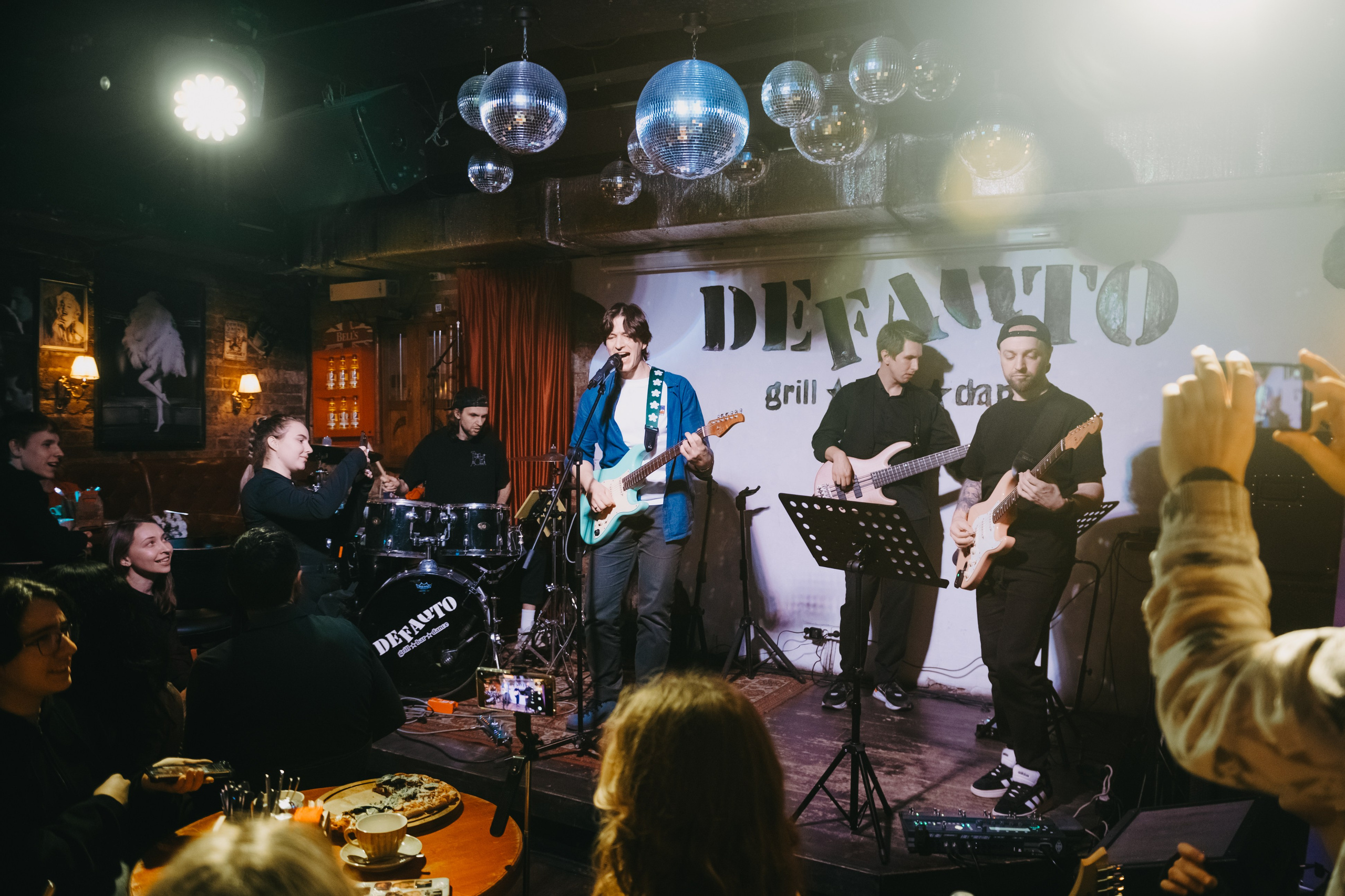 Концерт учеников Никиты Рукавицына в баре Defaqto