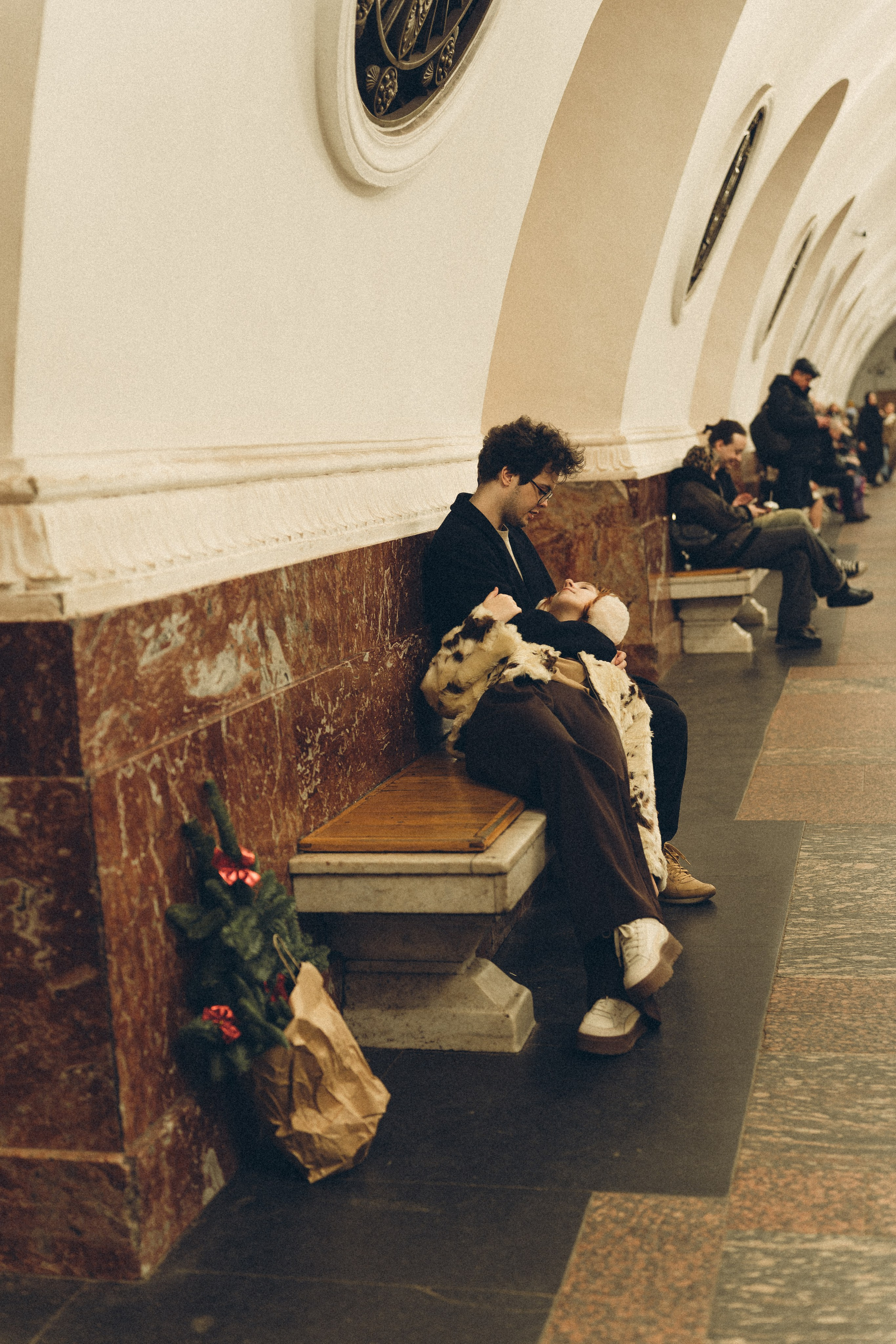 НОВОГОДНЯЯ ФОТОСЕСИИЯ ПАРЫ В МЕТРО ЛЮБОВЬ. Профессиональный фотограф, Санкт-Петербург — Виктория Богомолова