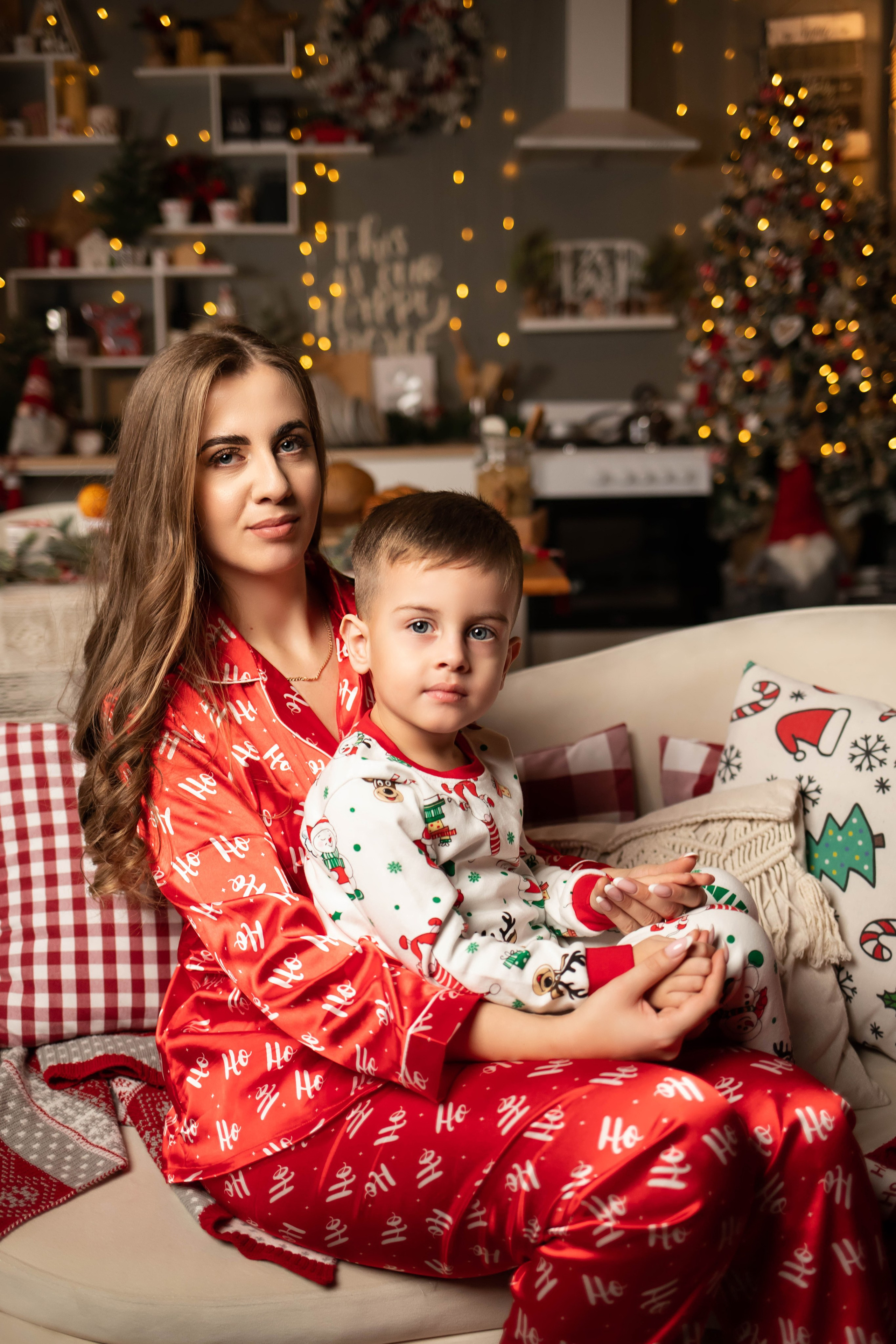 Семейная фотосессия в студии. Фотограф новорожденных в Новосибирске