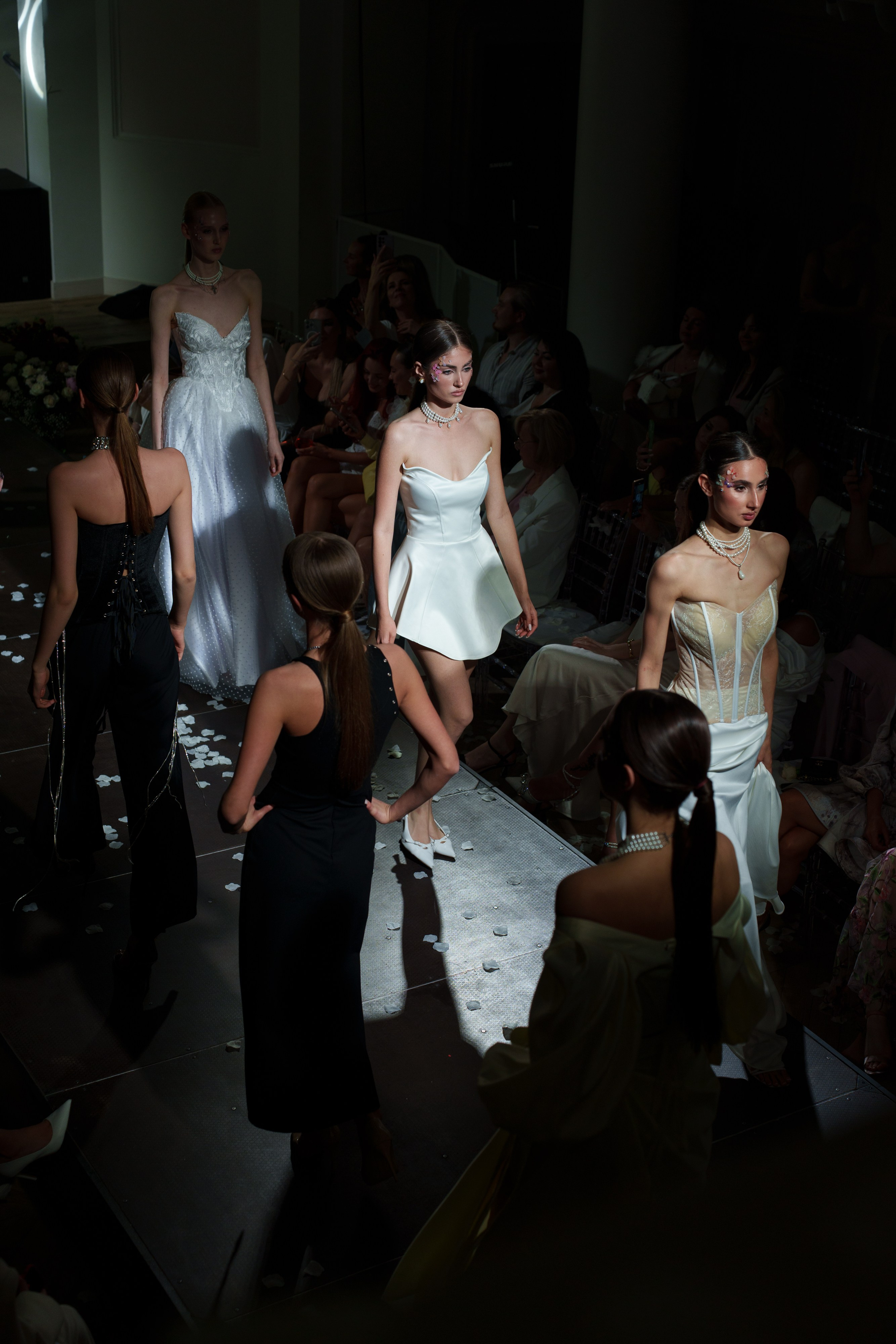 Репортаж |Модный показ Flower Inspiration |. Репортажный фотограф в Калининграде Екатерина Суханова