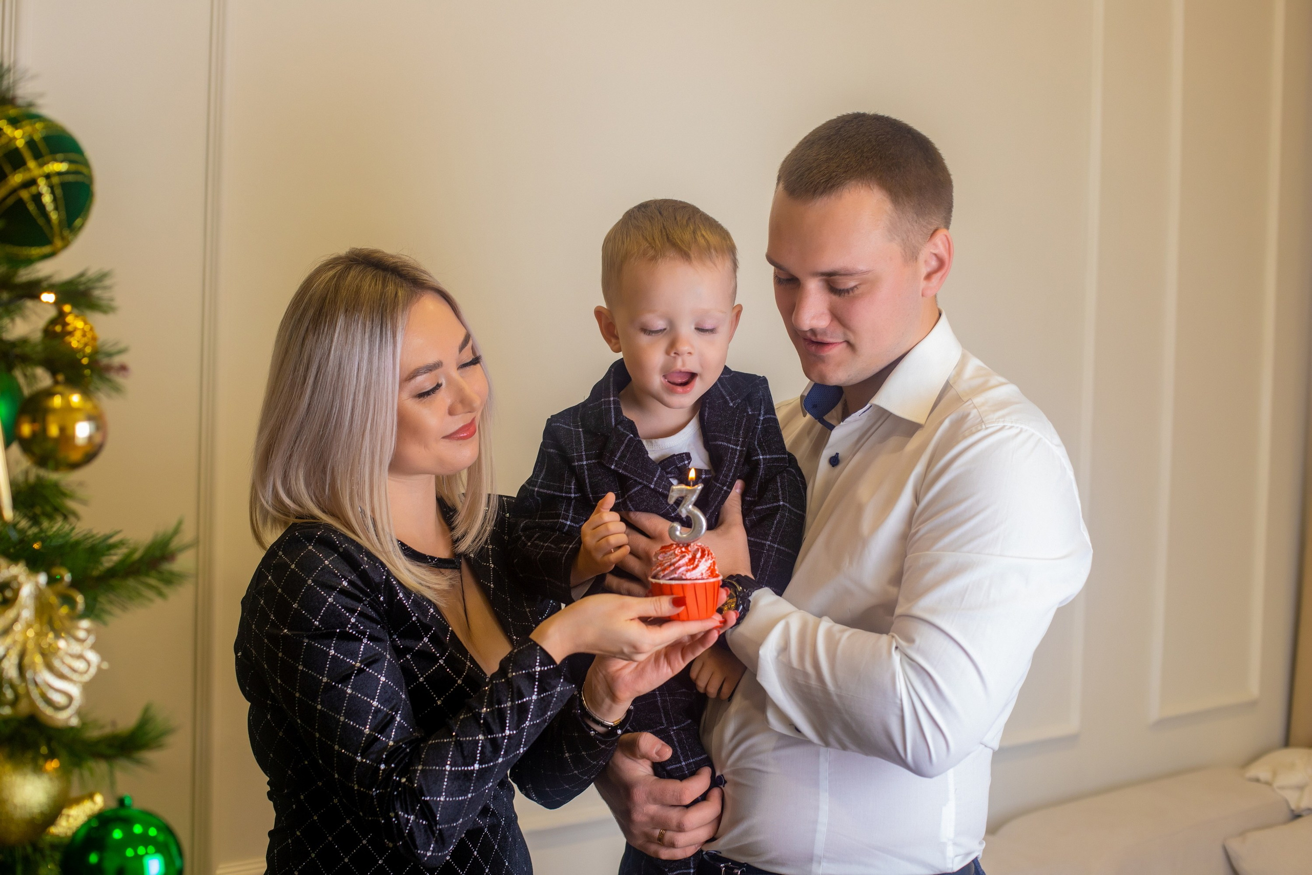 Новогодние фотосессии в Иркутске. Фотограф видеограф Иркутск фото видео студия Алексея Марамзина