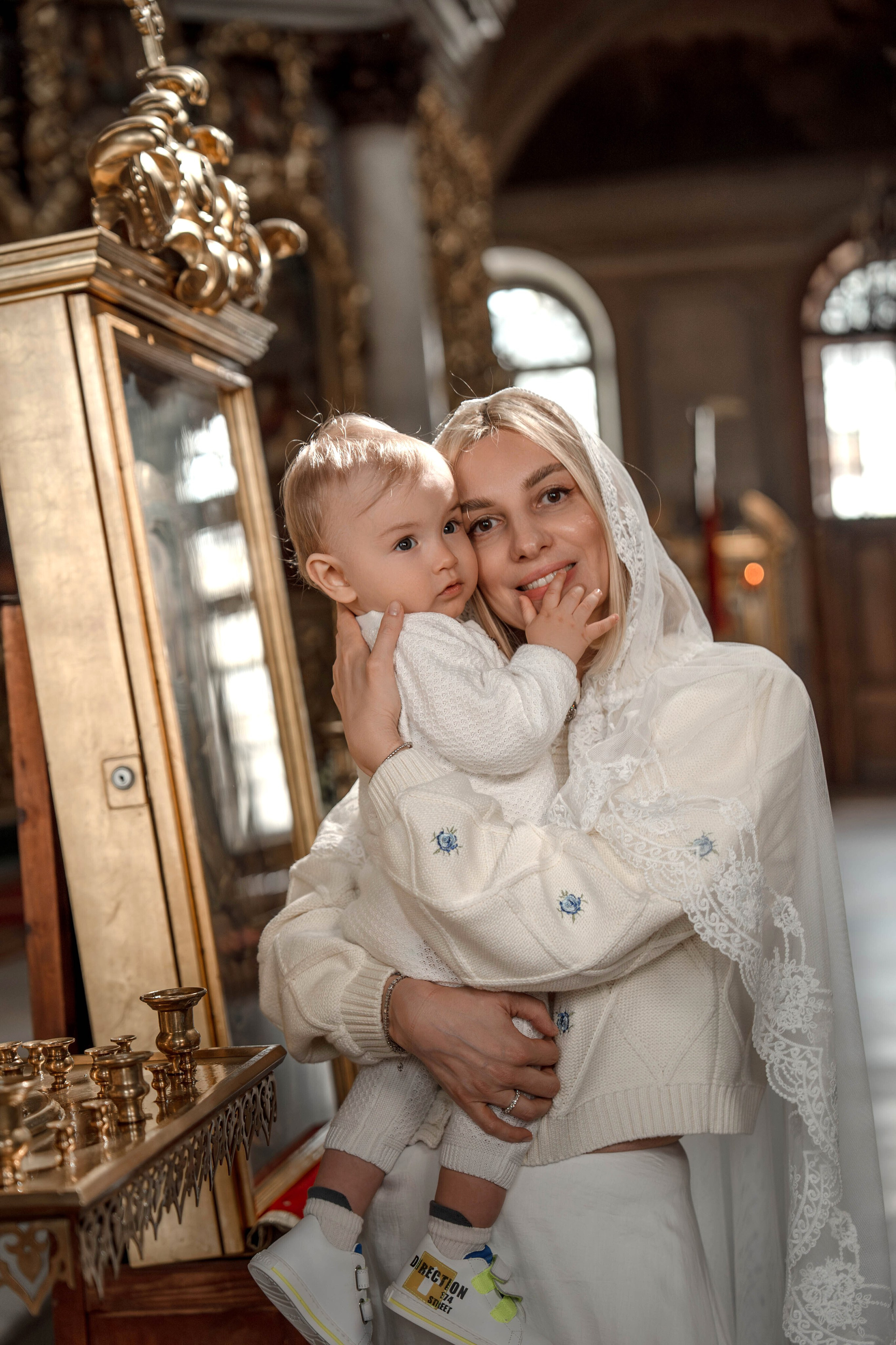 Крещение в Храме Большое Вознесение у Никитских Ворот. Фото- и видеосъёмка крещения и венчания. Фотограф на крещение Москва