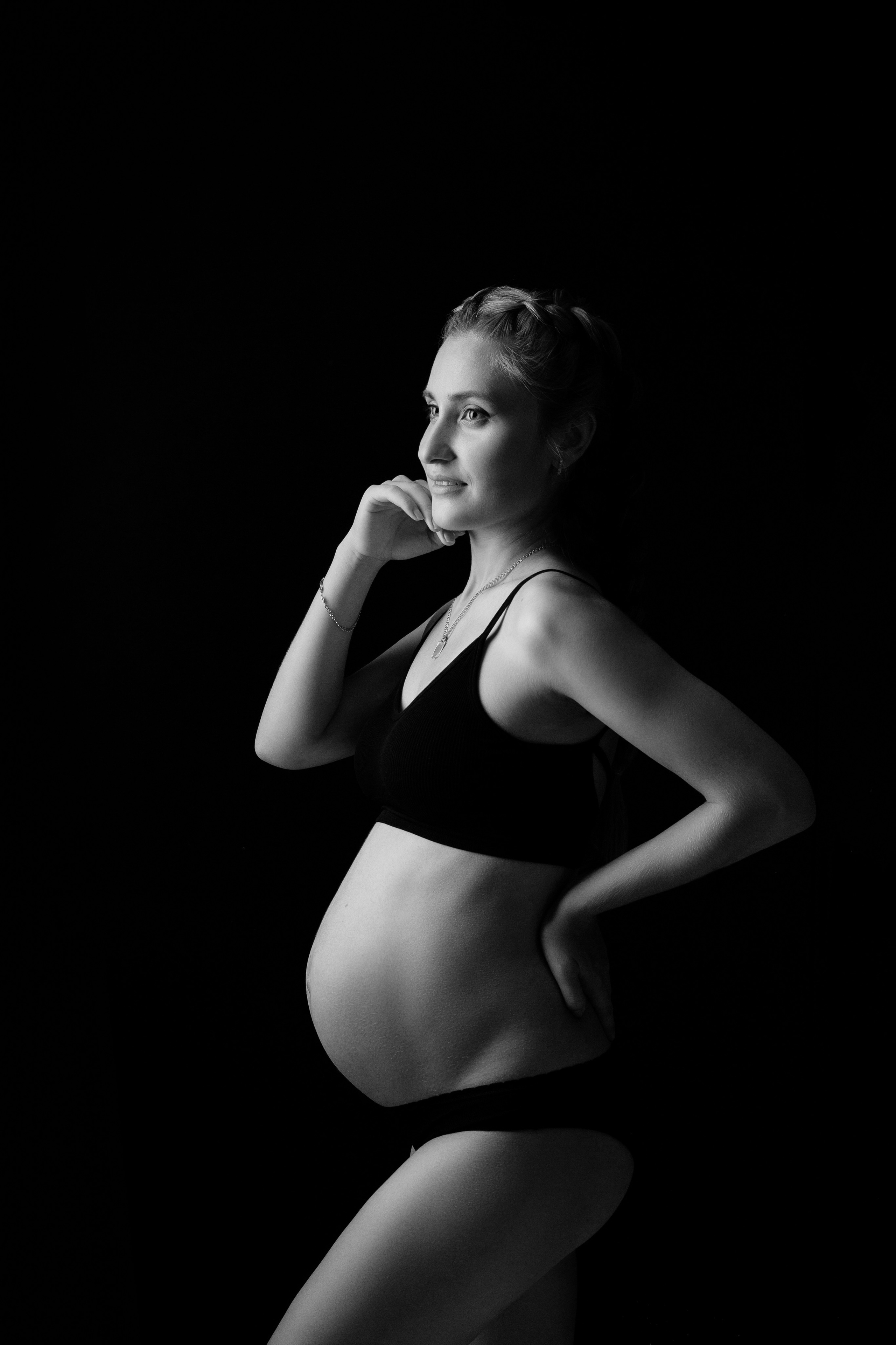 Фотосъемка в стиле Vogue (на однотонном фоне). Фотограф в городе Мелеуз Мусакаева Элиза