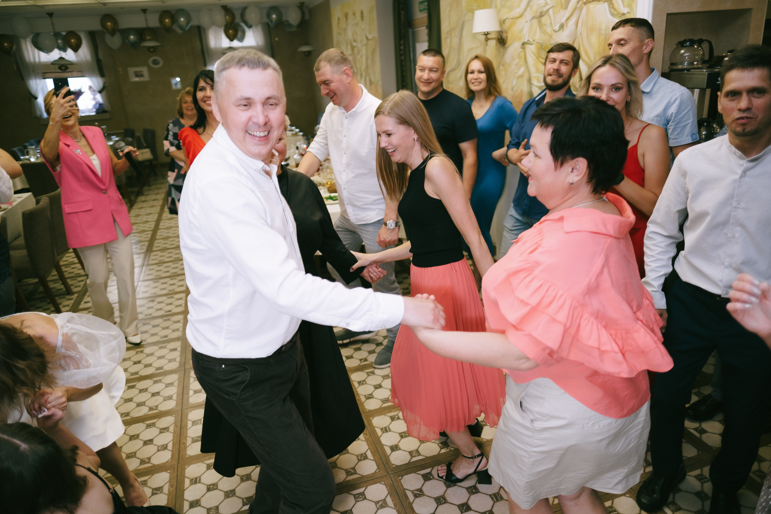 Выпускной школа 33. Свадебный и репортажной фотограф Денис Ожигин в Краснодаре и Краснодарском крае