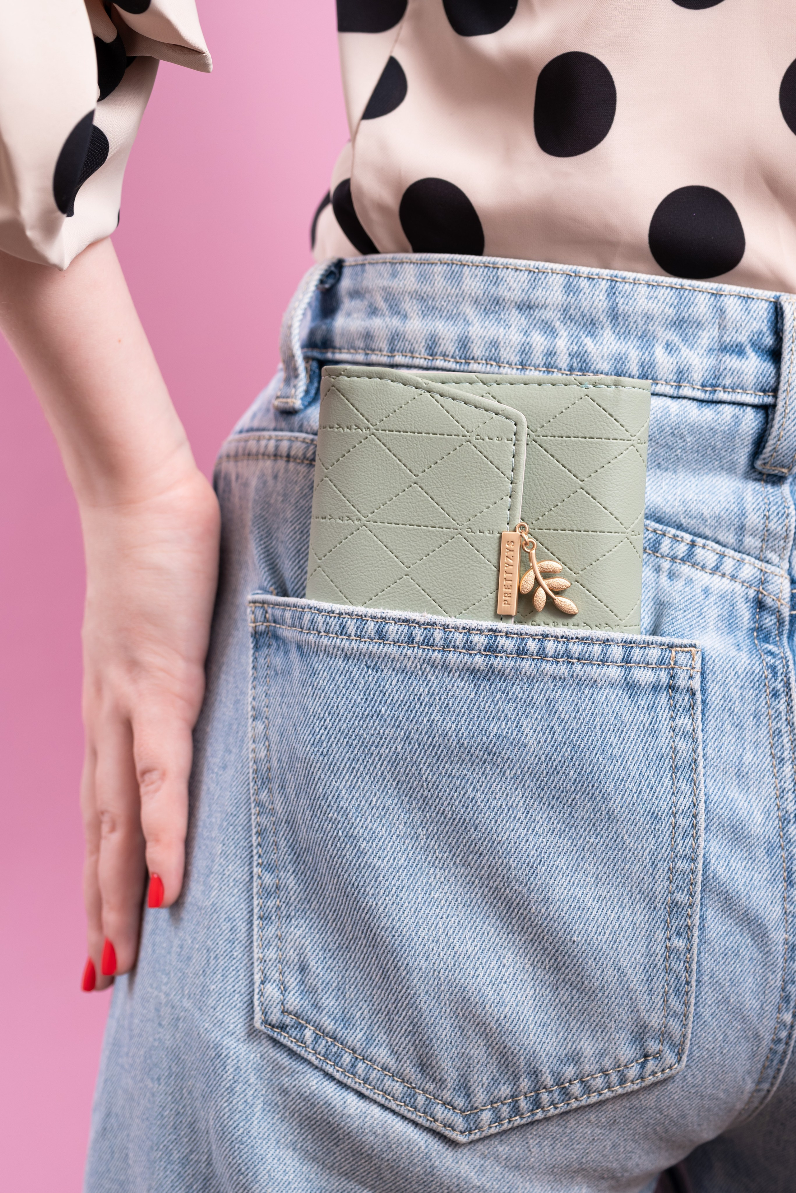 Кошельки. Предметный фотограф, фото для маркетплейсов Пятигорск, КМВ