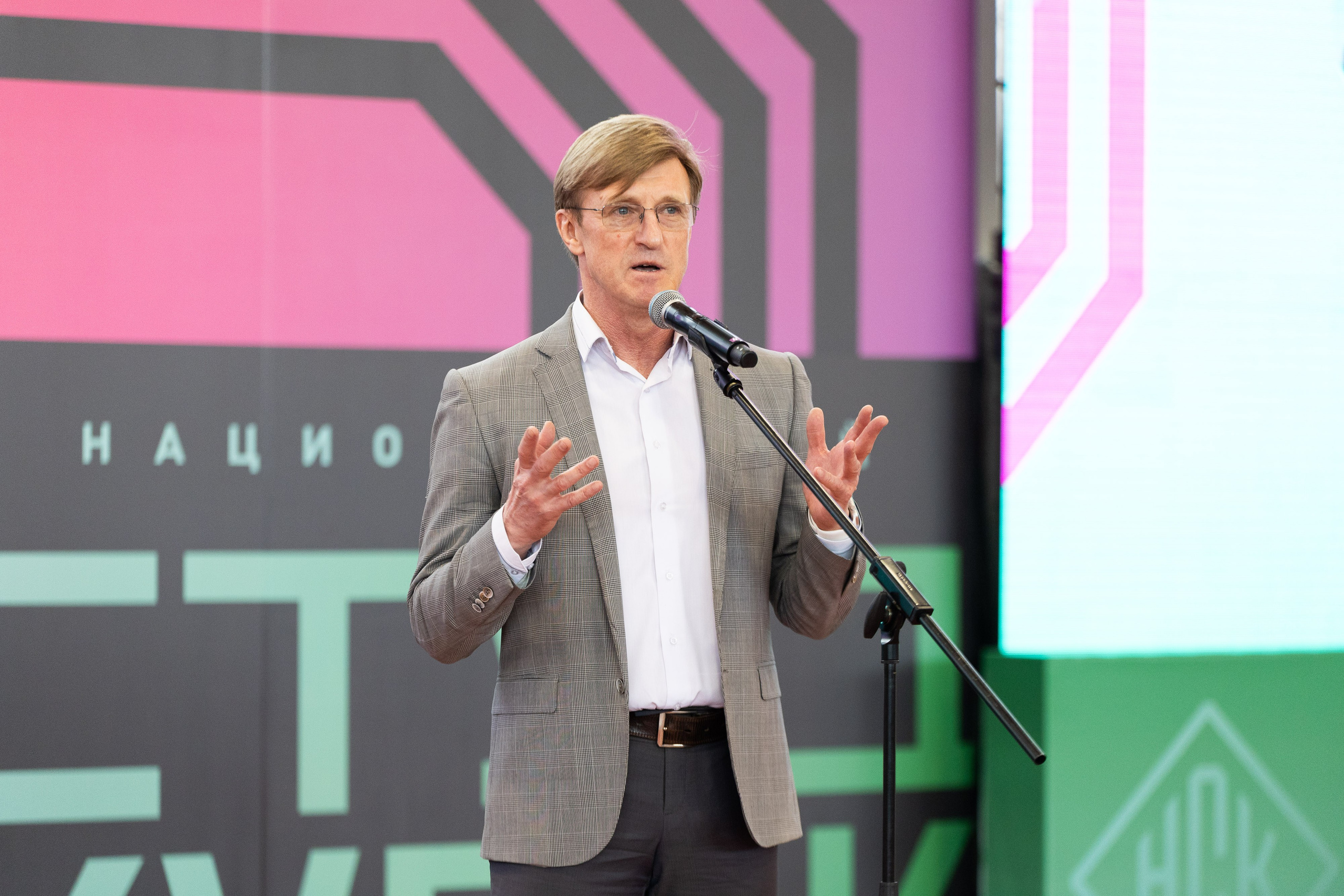 Студенческий кубок по легкой атлетике. Фотограф Родион Нарудинов