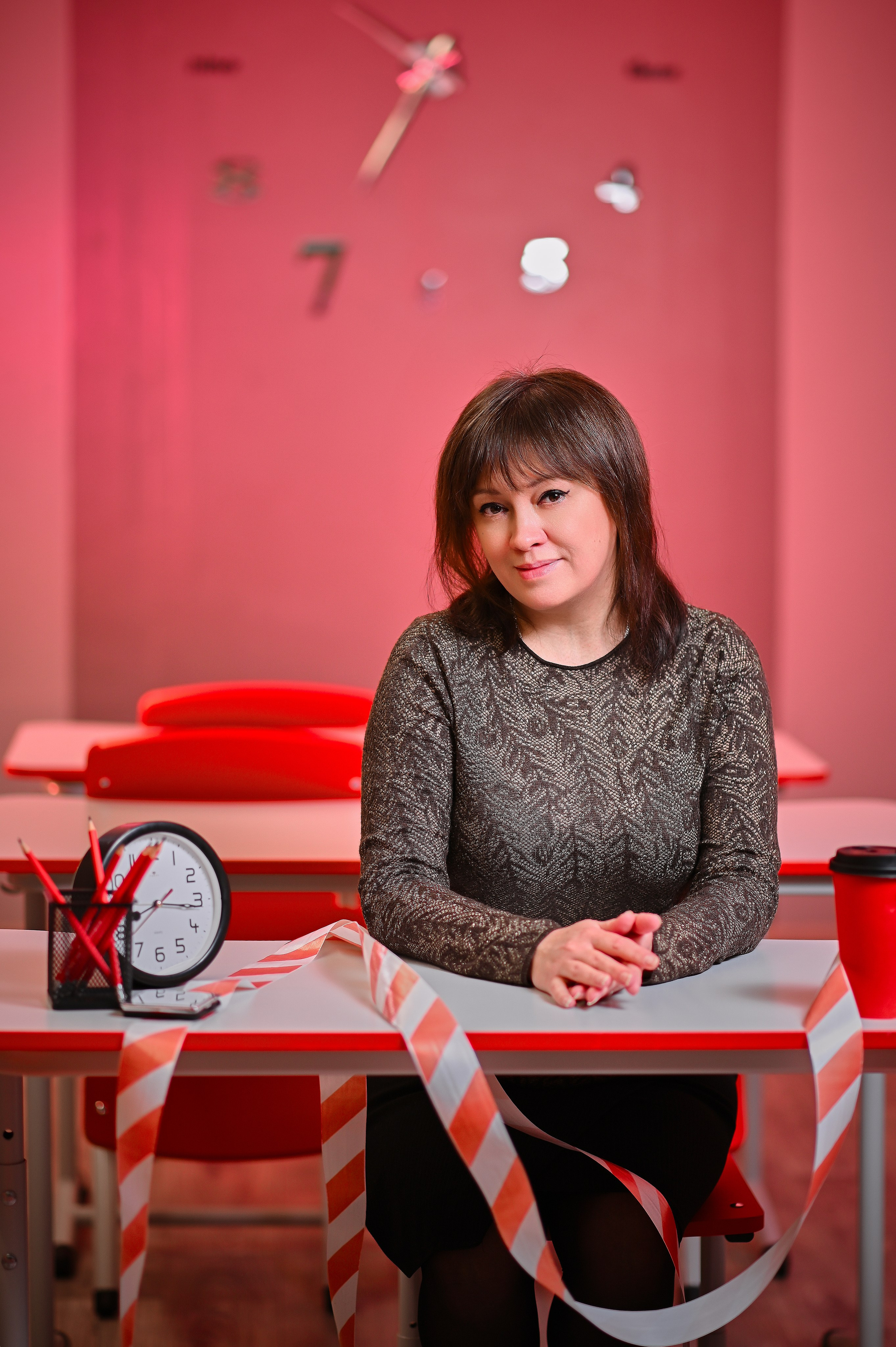 Фотосессия в школе. Выпускной альбом в 4 классе. Начальная школа, выпускной альбом 4 класса. Стильная школьная фотосессия. Фотосессия школьников в школе