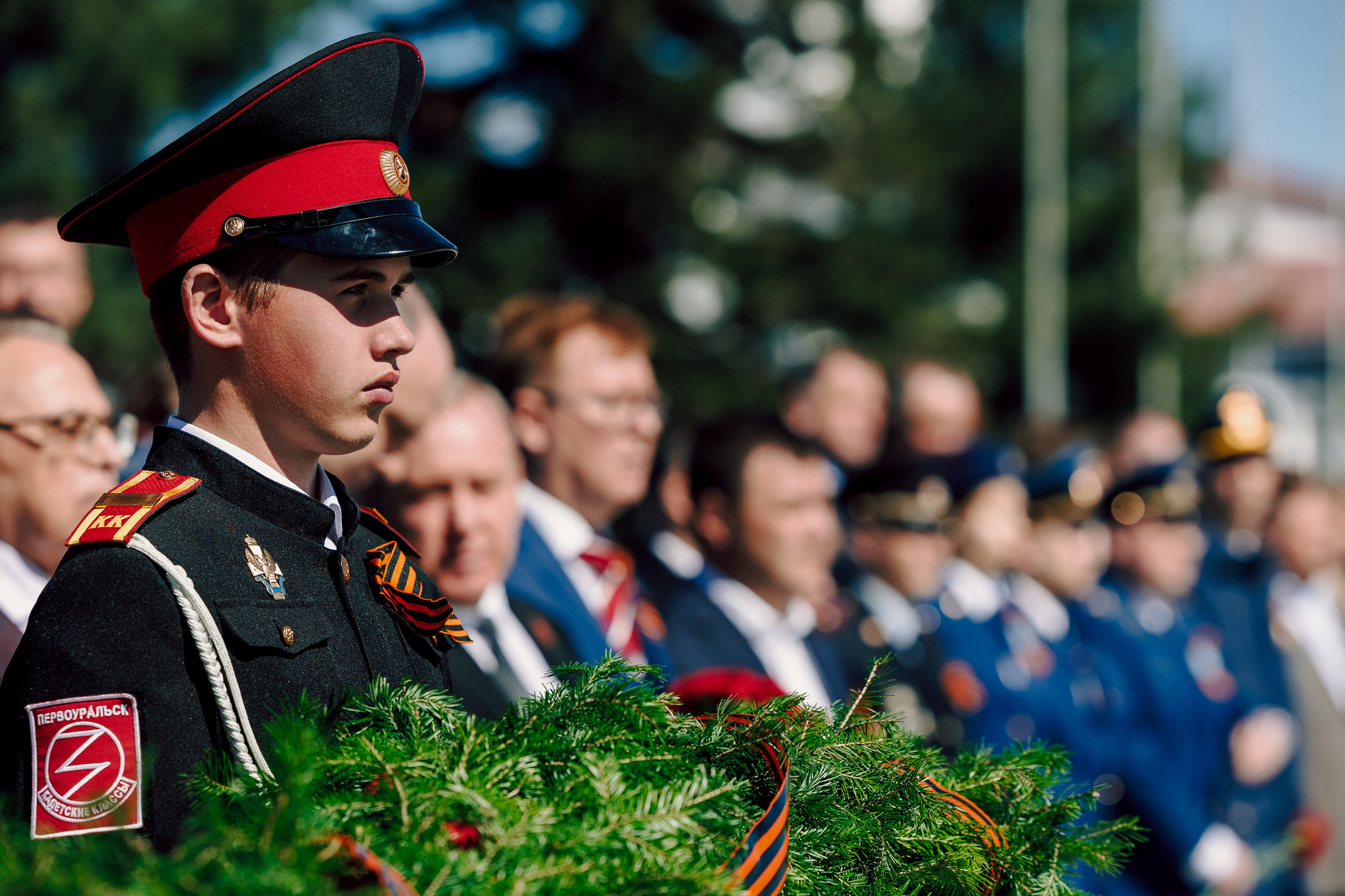 Торжественный митинг, посвящённый открытию Мемориала Славы воинам-новотрубникам. Лёшка Варзегов — фотограф