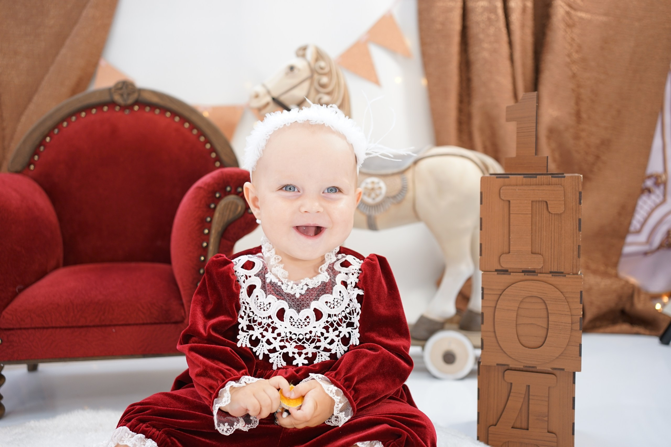 Бордовая зона. Детская Фотостудия ГОДОВАСИКИ в Санкт-Петербурге фотосесия на годик