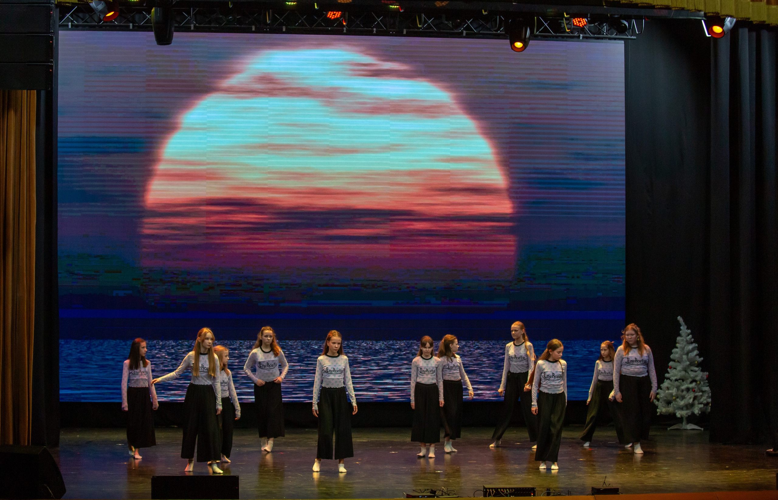 Концерт детской танцевальной школы. Репортажный, семейный, свадебный, портретный фотограф