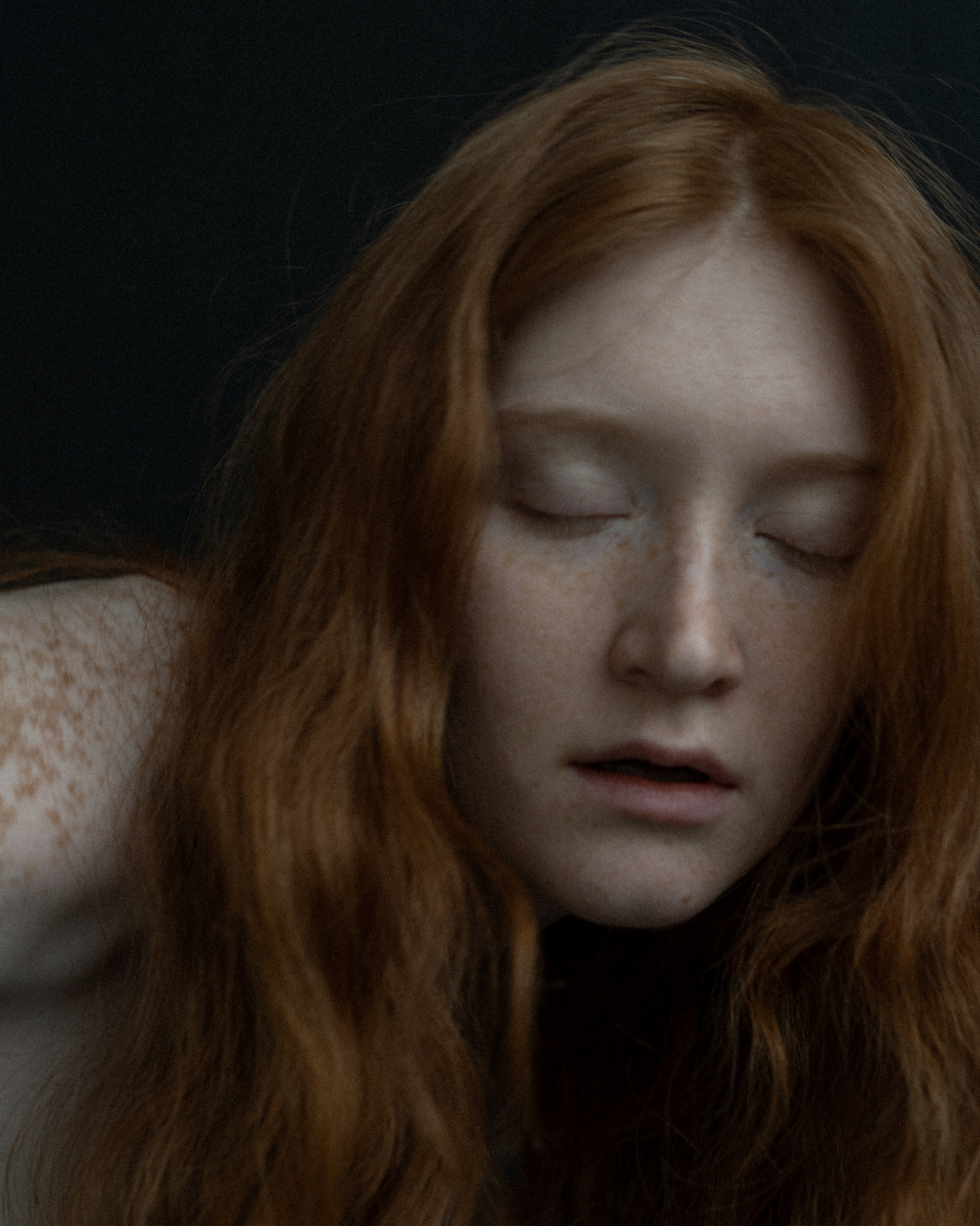 Съёмка ню в студии. Фотограф Елизавета Потешкина