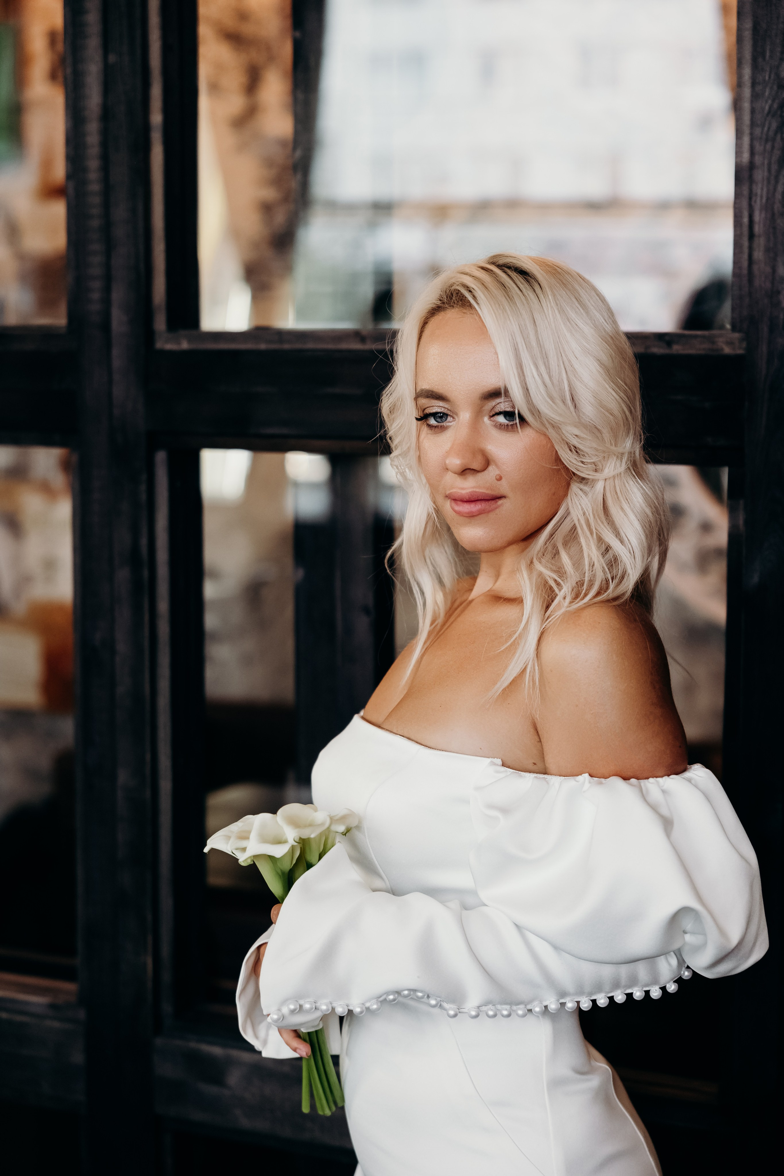 Александр и Елена (сборы, ресторан). Фотограф свадебный семейный в Красноярске Шукшина Наталья