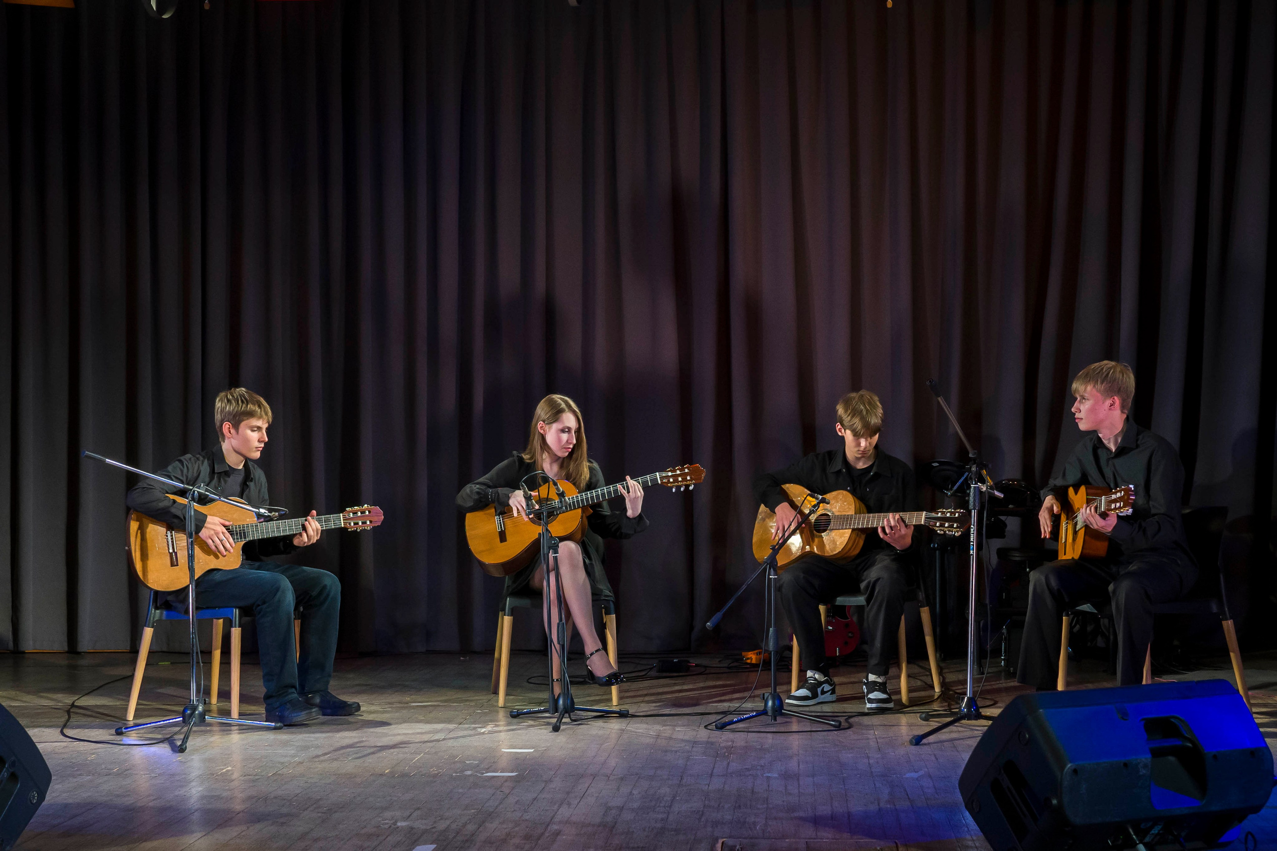 Концерт вокальной студии. Фотограф в Санкт-Петербурге. Репортажная и все съёмки для бизнеса