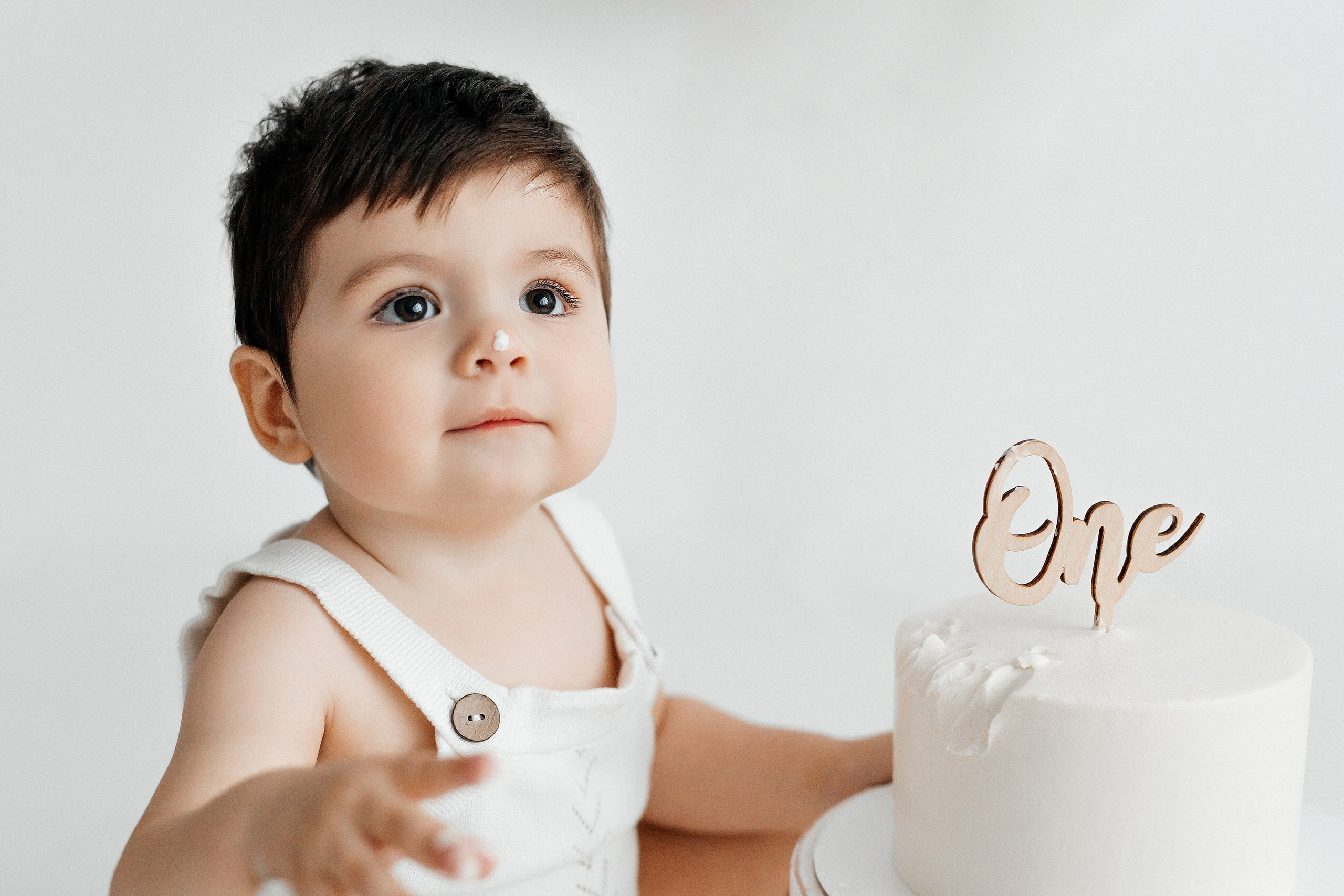 Годик минимализм. Профессиональная детская и семейная фотостудия в Краснодаре