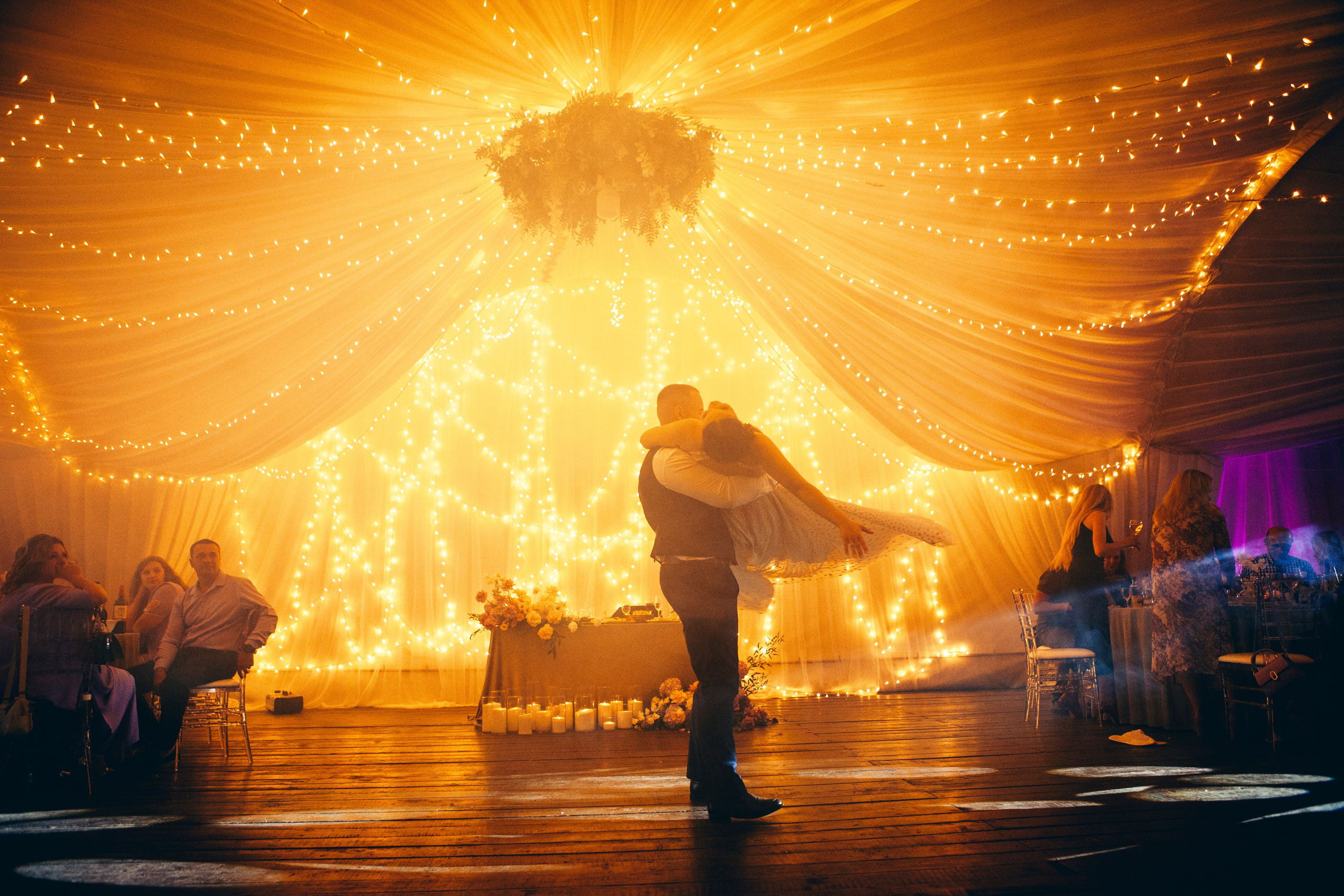 Свадебная фотосессия в отеле hartwell hotel и на патриарших прудах. Фотограф Ольга Ефремова