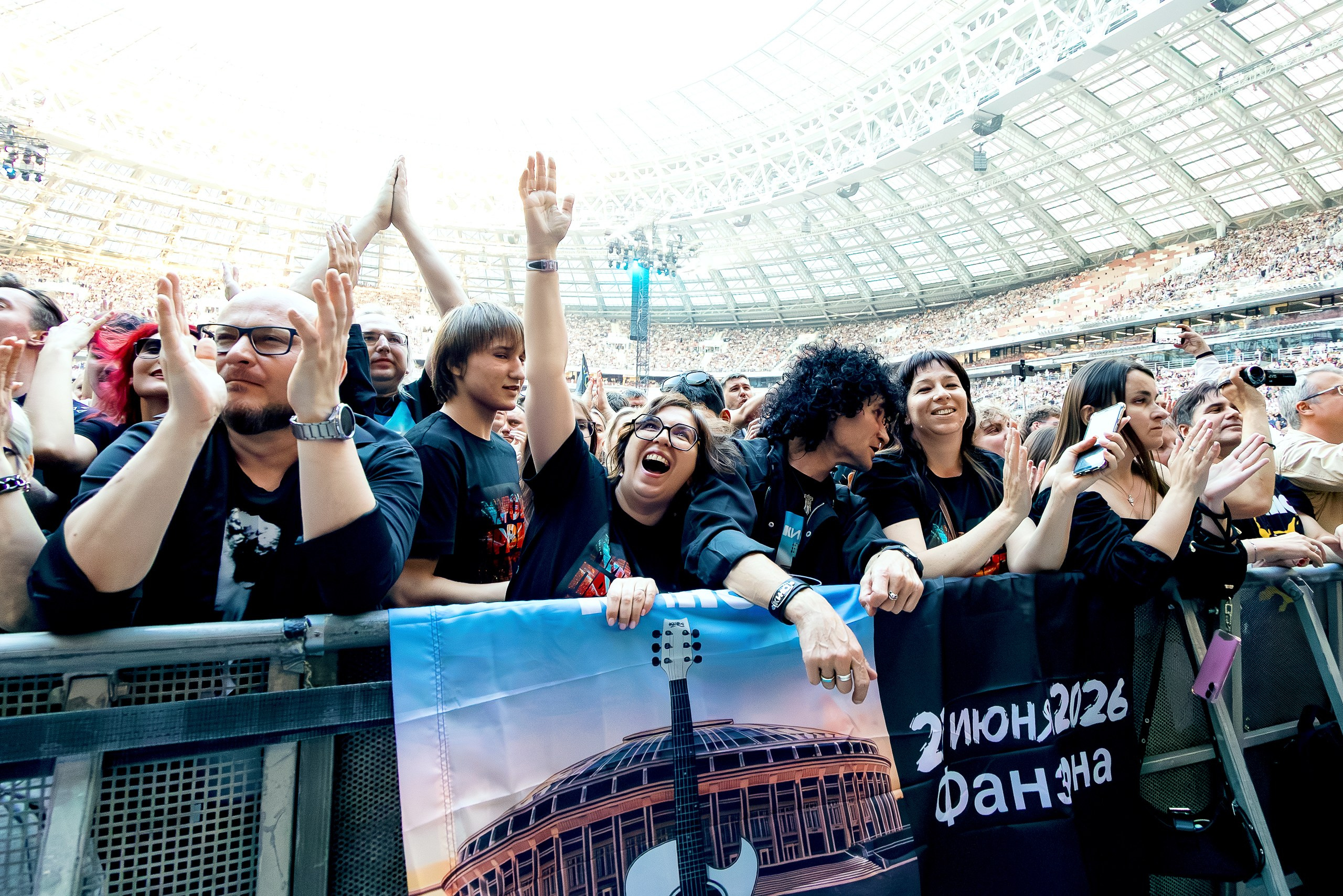 Фотографии с концерта группы КИНО, 21.06.26, БСА Лужники, Москва. День рождения Виктора Цоя