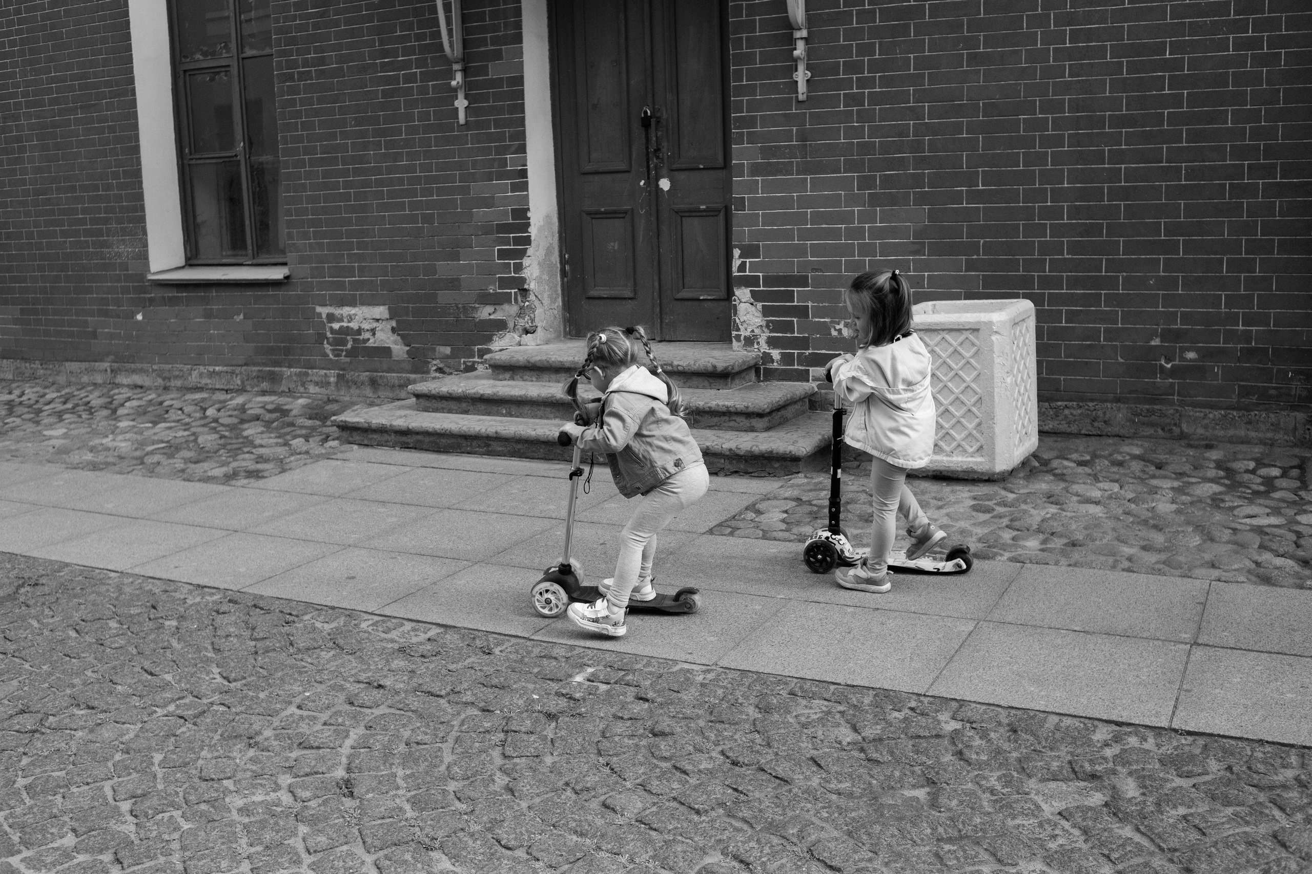 Алиса и Кристина. Детский и семейный фотограф в Челябинске Логинова Валерия