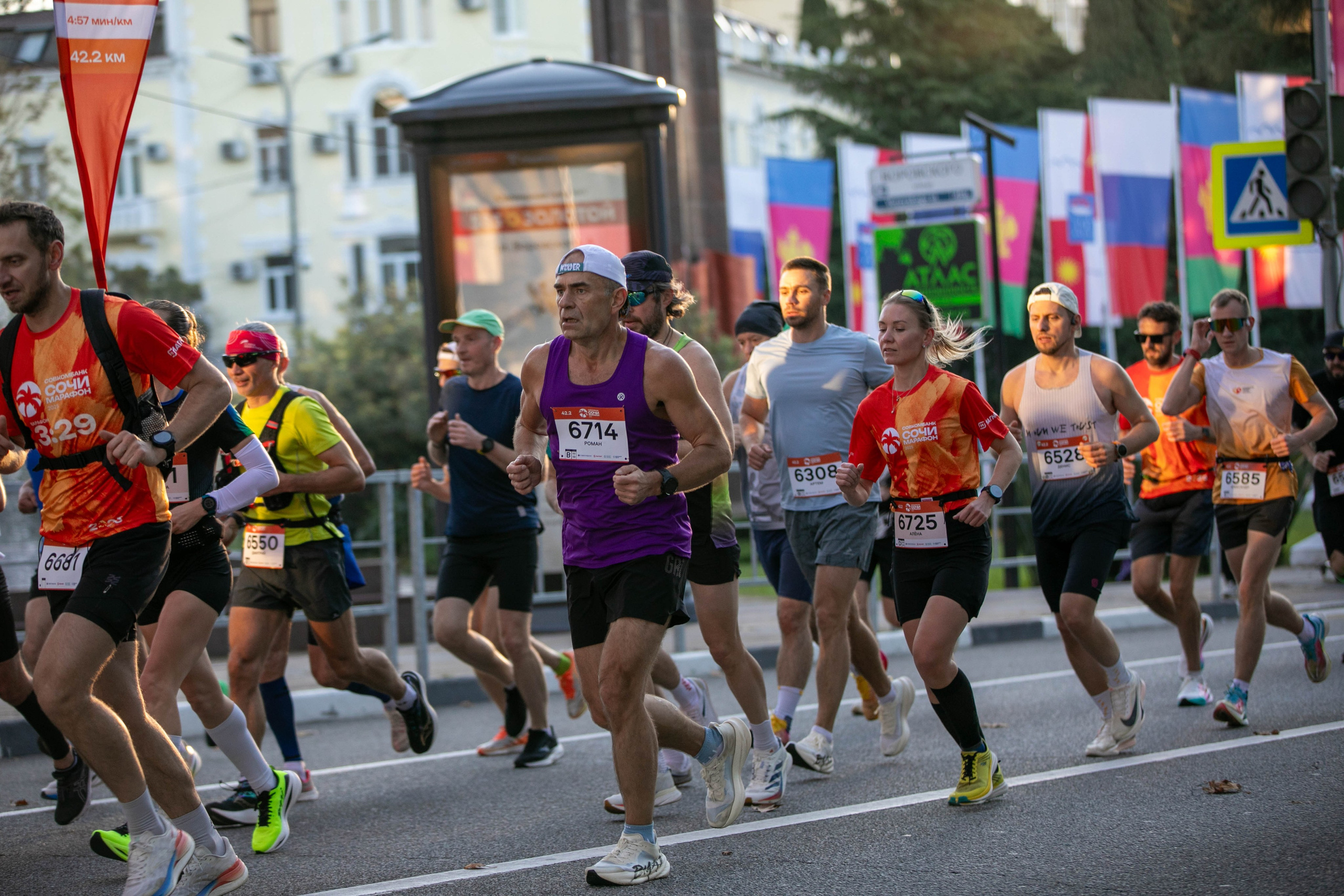 Сочи Марафон по бегу — 2025.11.03. Фотограф из Сочи Регина Труфанова