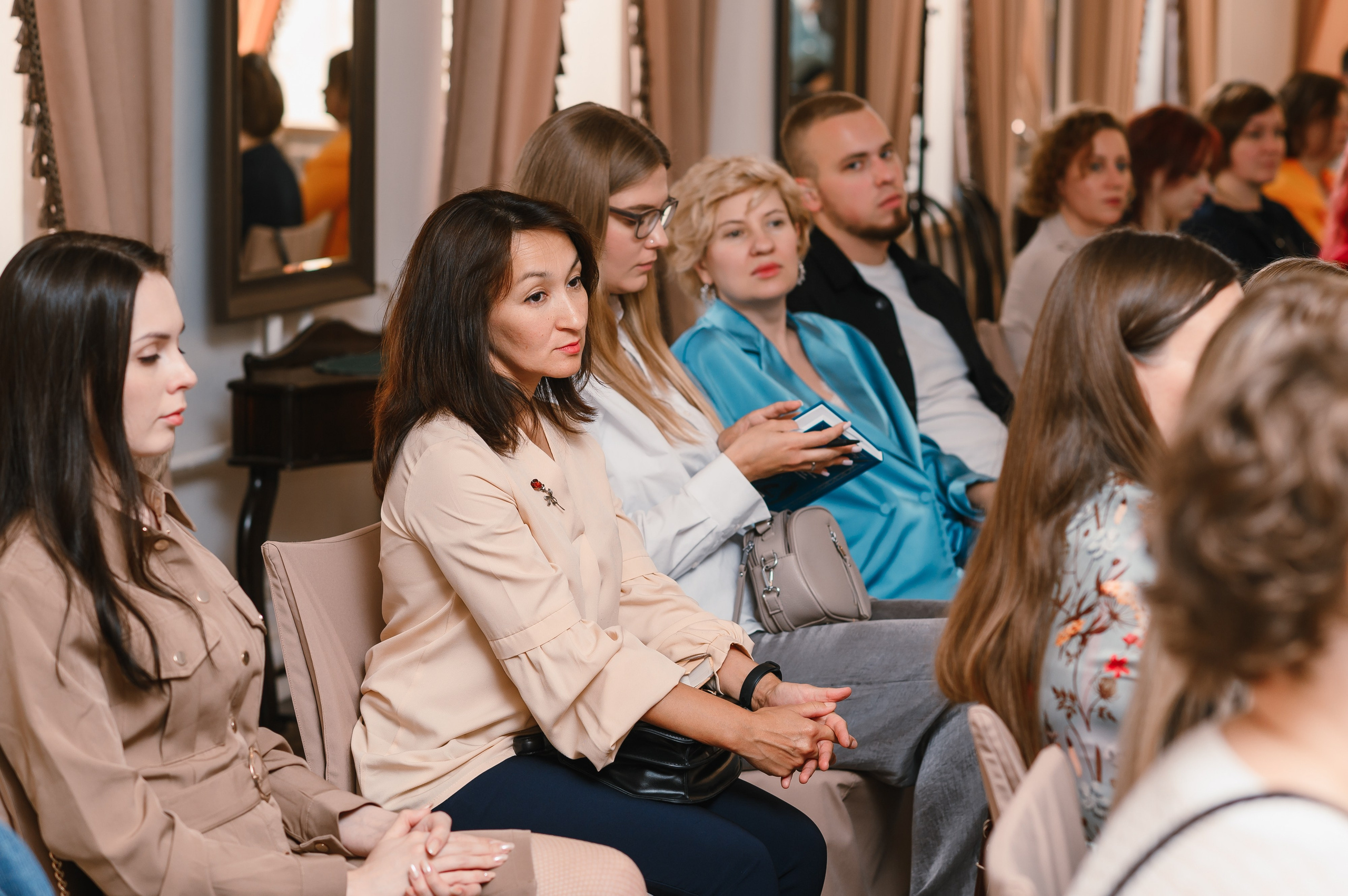 «Евгений Онегин»: лекция в особняке. Wedding and family photographer USA