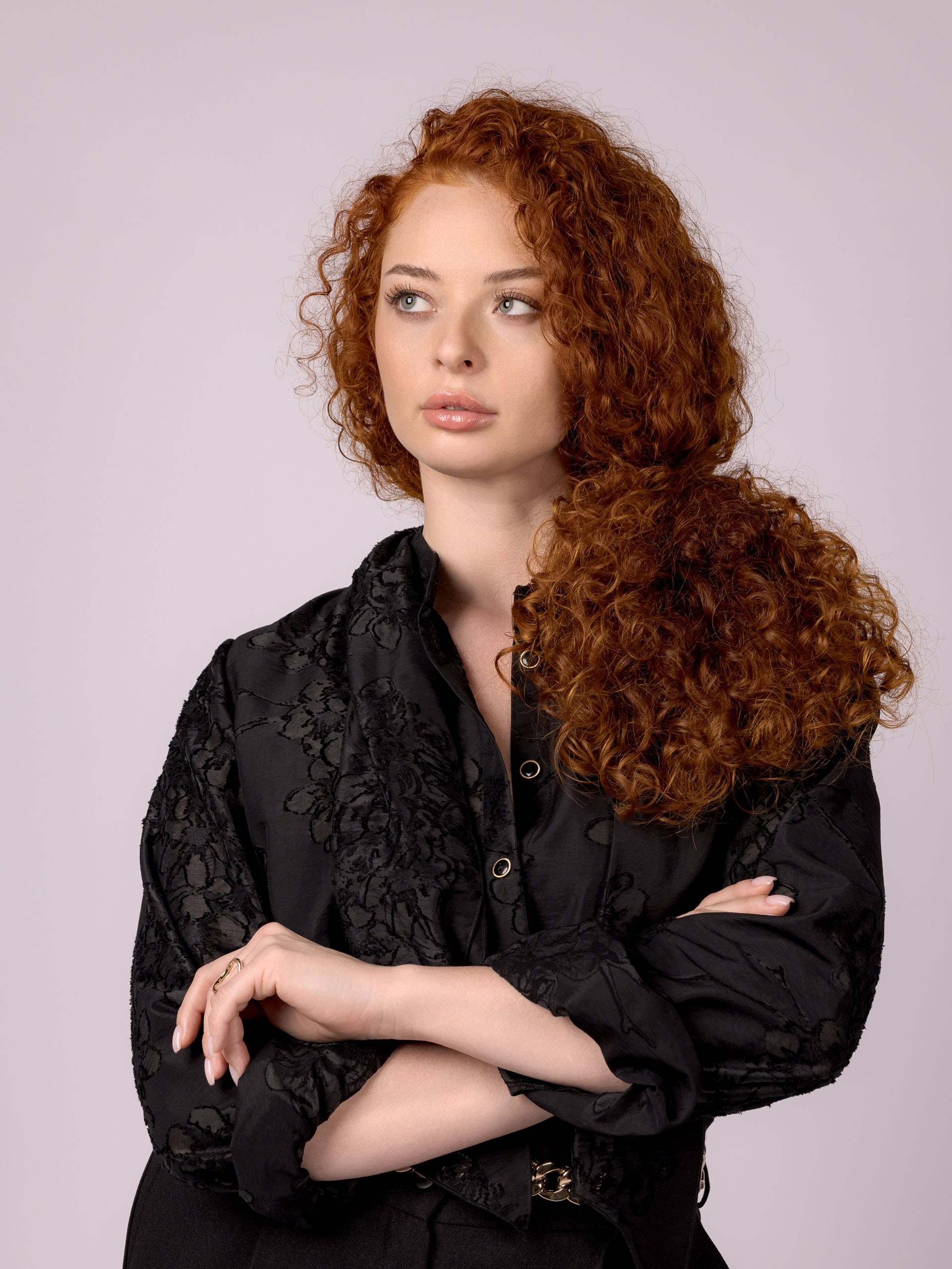 Предметный fashion-фотограф для маркетплейсов в Зеленограде Константин Фадеев, фотосъёмки для брендов, OZON и WB, портреты для бизнеса