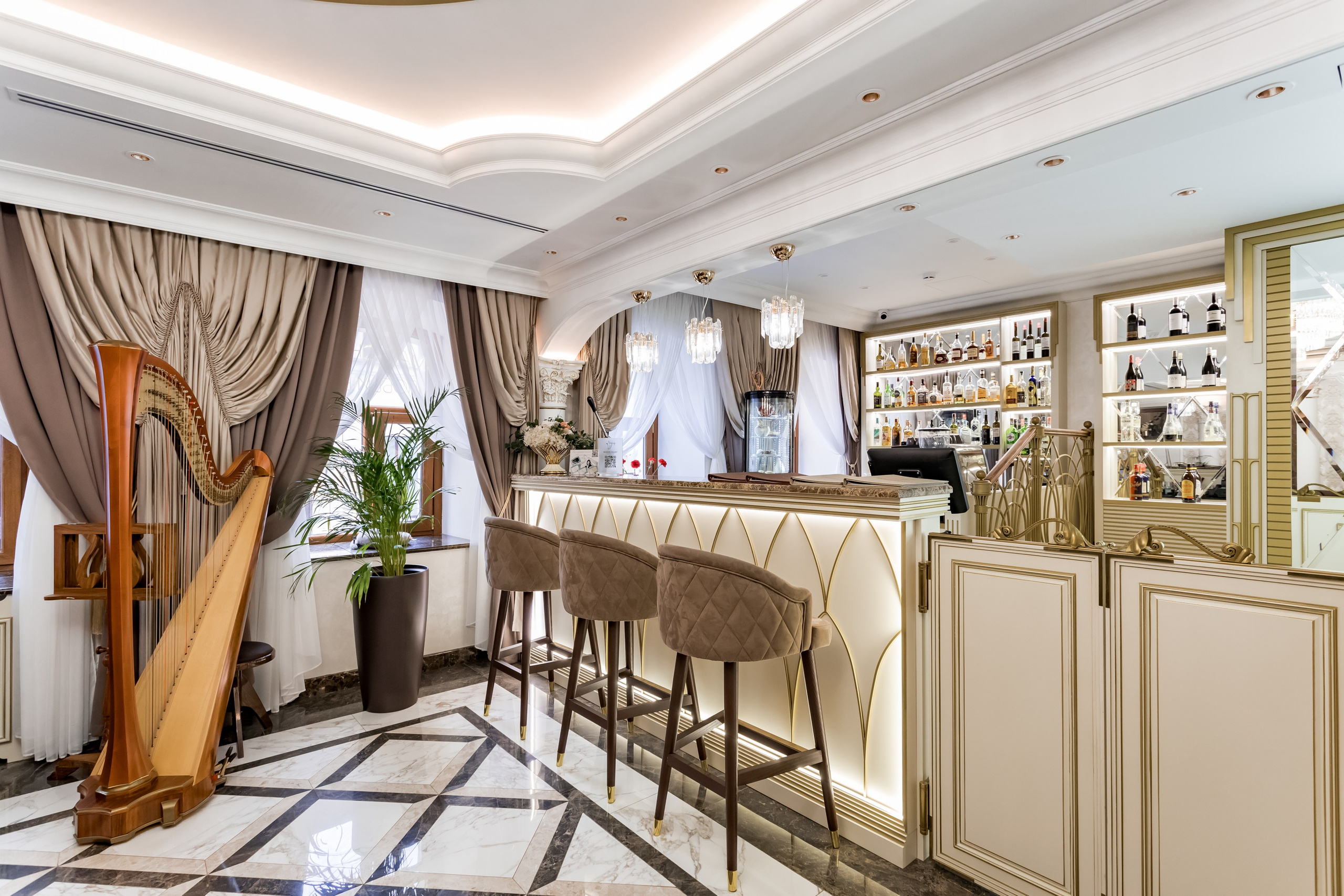 Фотосъемка для ресторана Волшебная арфа. Интерьеры, Контент, Портреты | Фотограф в Москве Дани Терно