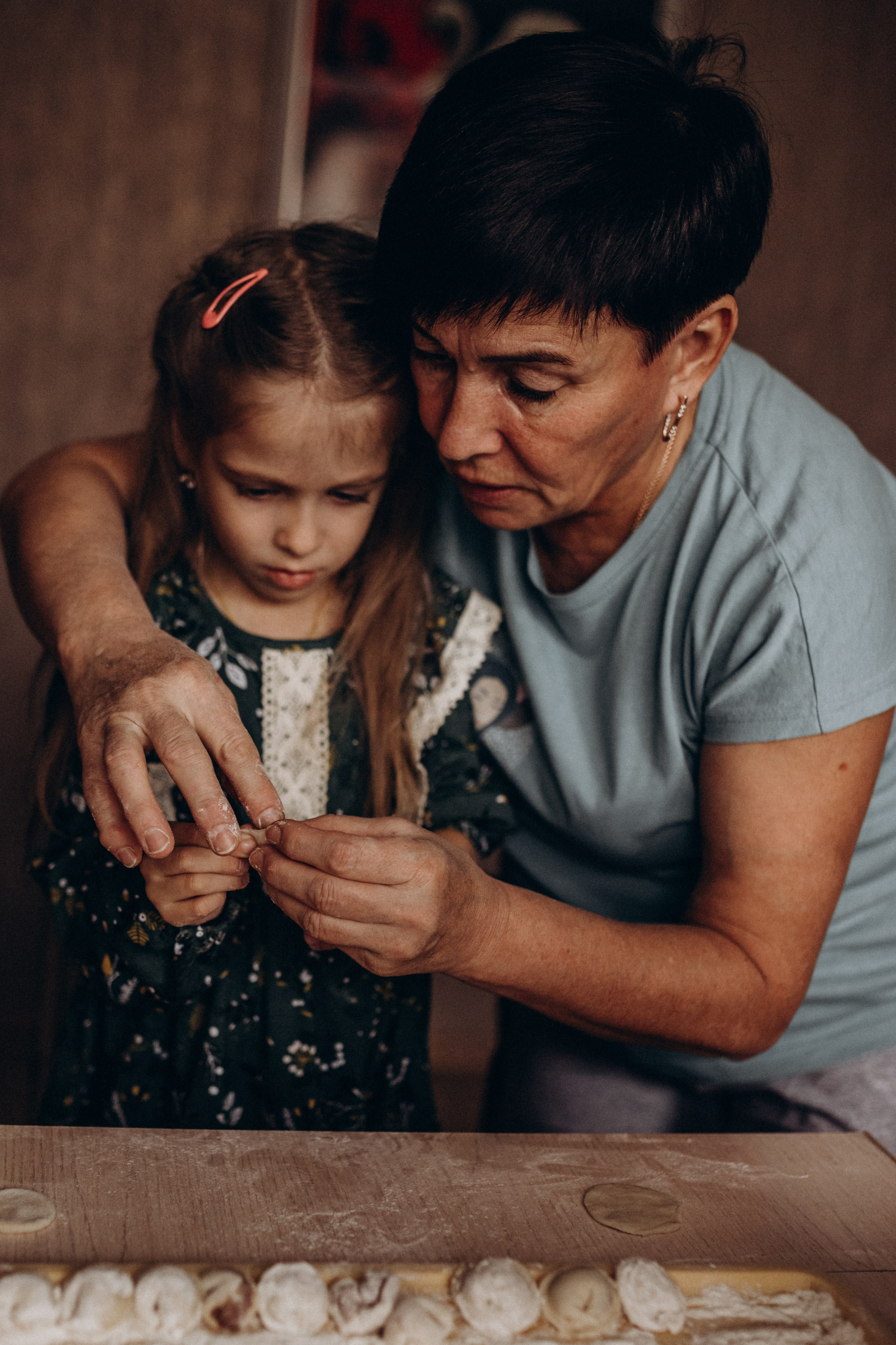 Бабушка с внуками. Семейный фотограф lifestyle в Новосибирске Елена Шпилевая