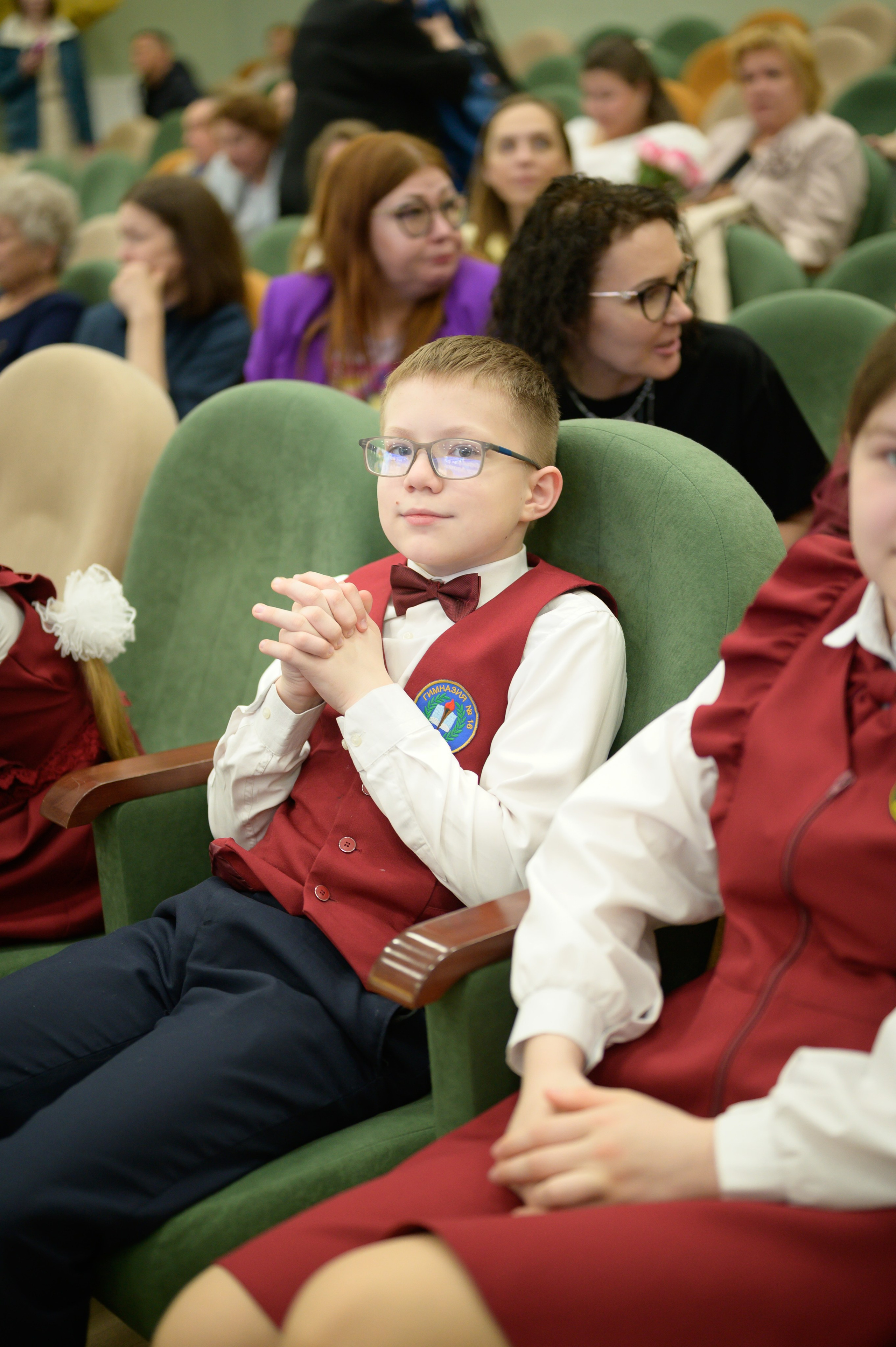 Выпускной 4Б гимназия № 16. Фотограф новорожденных, семейный детский в Тюмени Татьяна Морозова