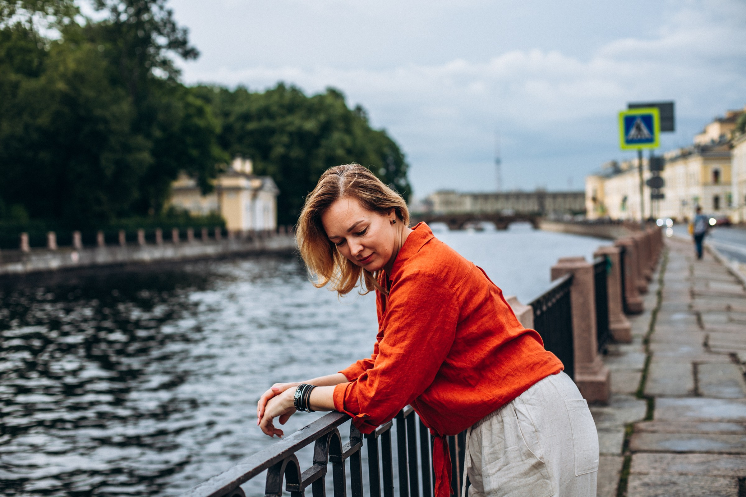 Наталья и Дарья в июле. Фотопрогулка в Петербурге. Индивидуальный и семейный фотограф в Санкт-Петербурге