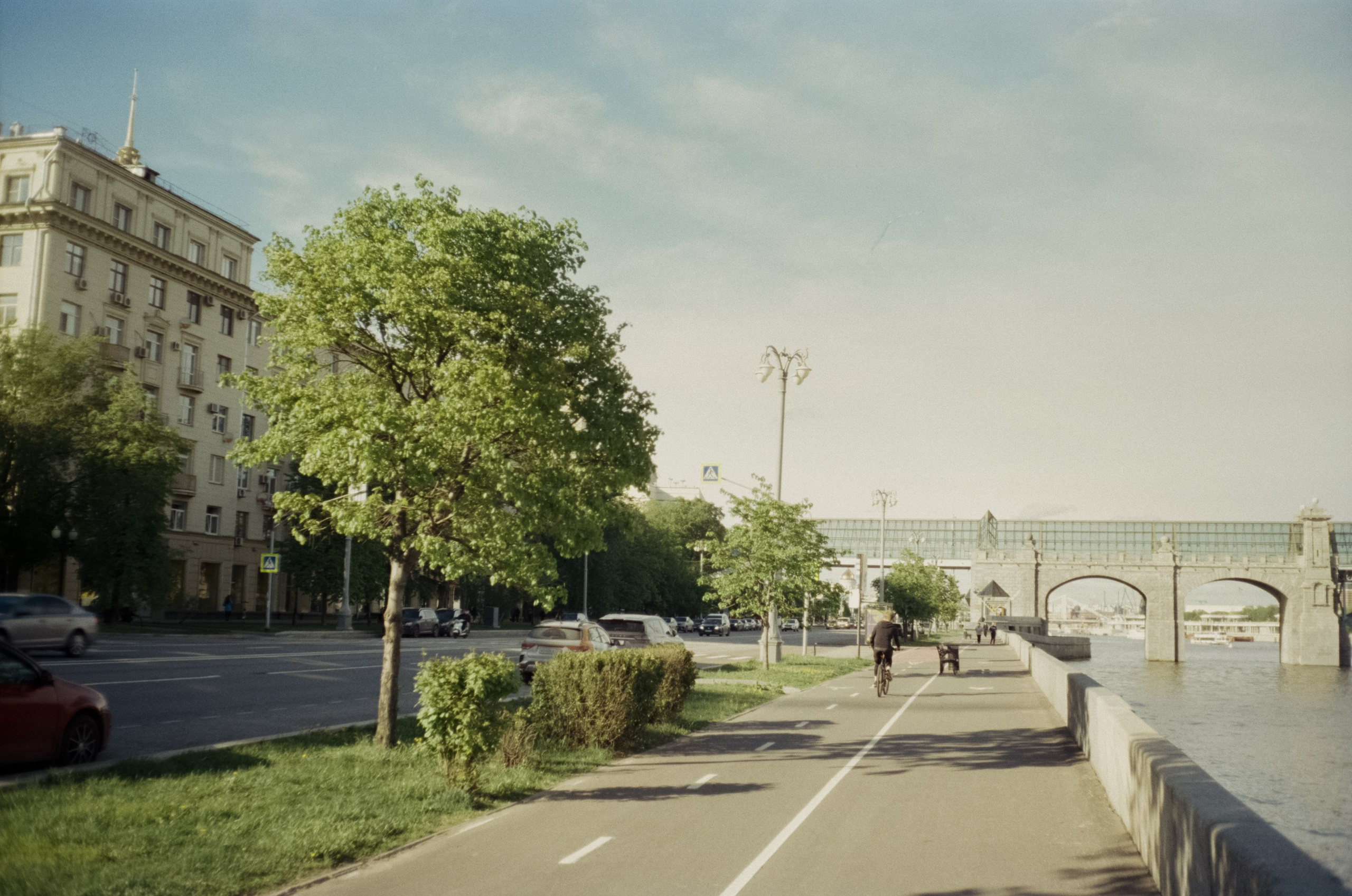 Ricoh FF-1 gray | Perspekriva expired Vision 200D | Фрунзенская набержная 5 мая 2025 года