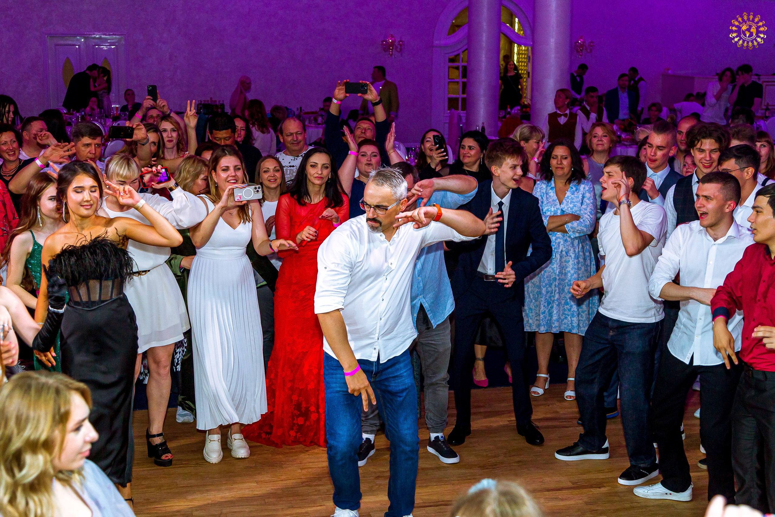 Выпускной 2023 (11-е классы) Triumph City Hall Москва. Репортажная съемка в Москве и области. Анималистика