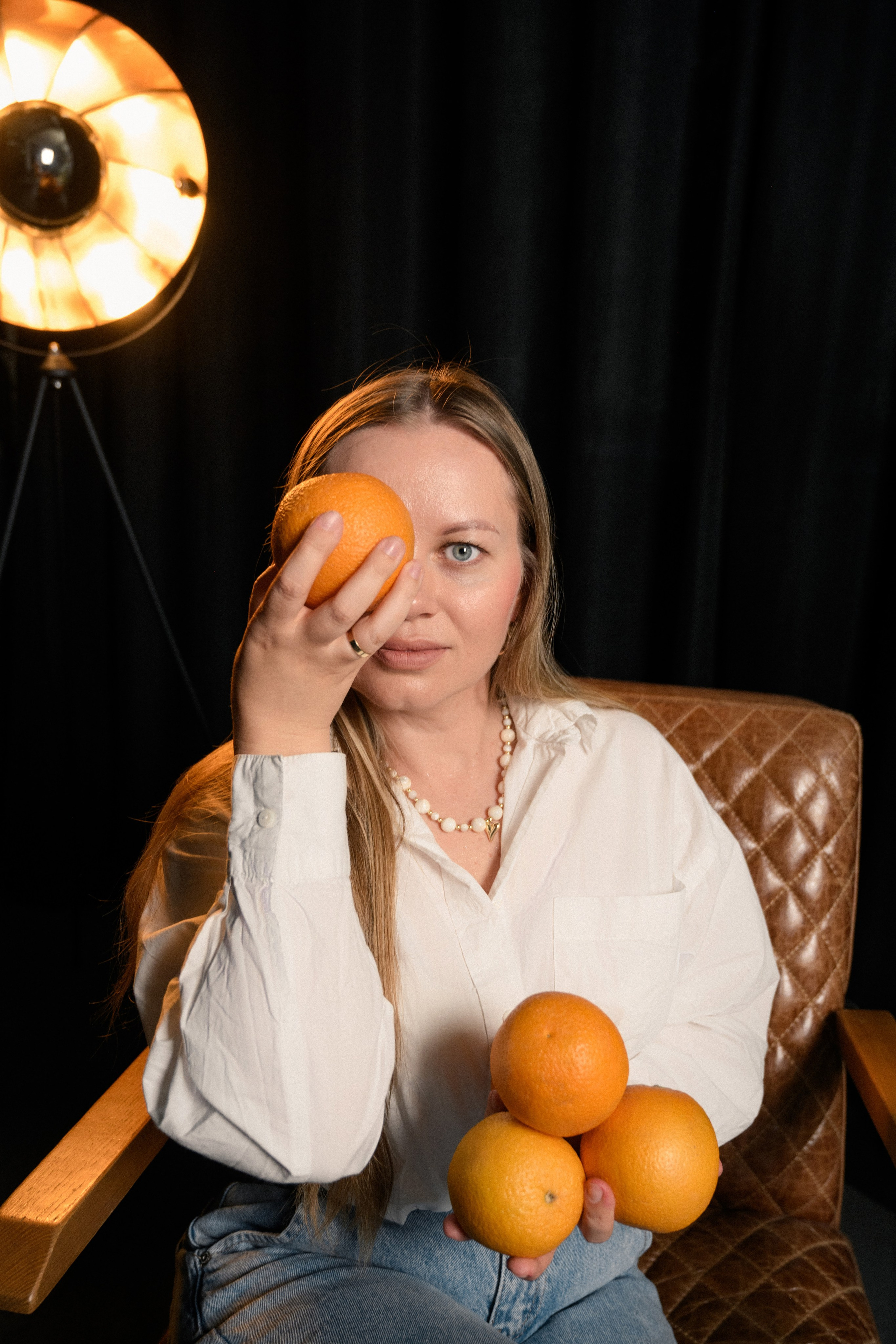 Игра с апельсинами. Фотограф в Ростове-на-Дону Оксана Филатьева