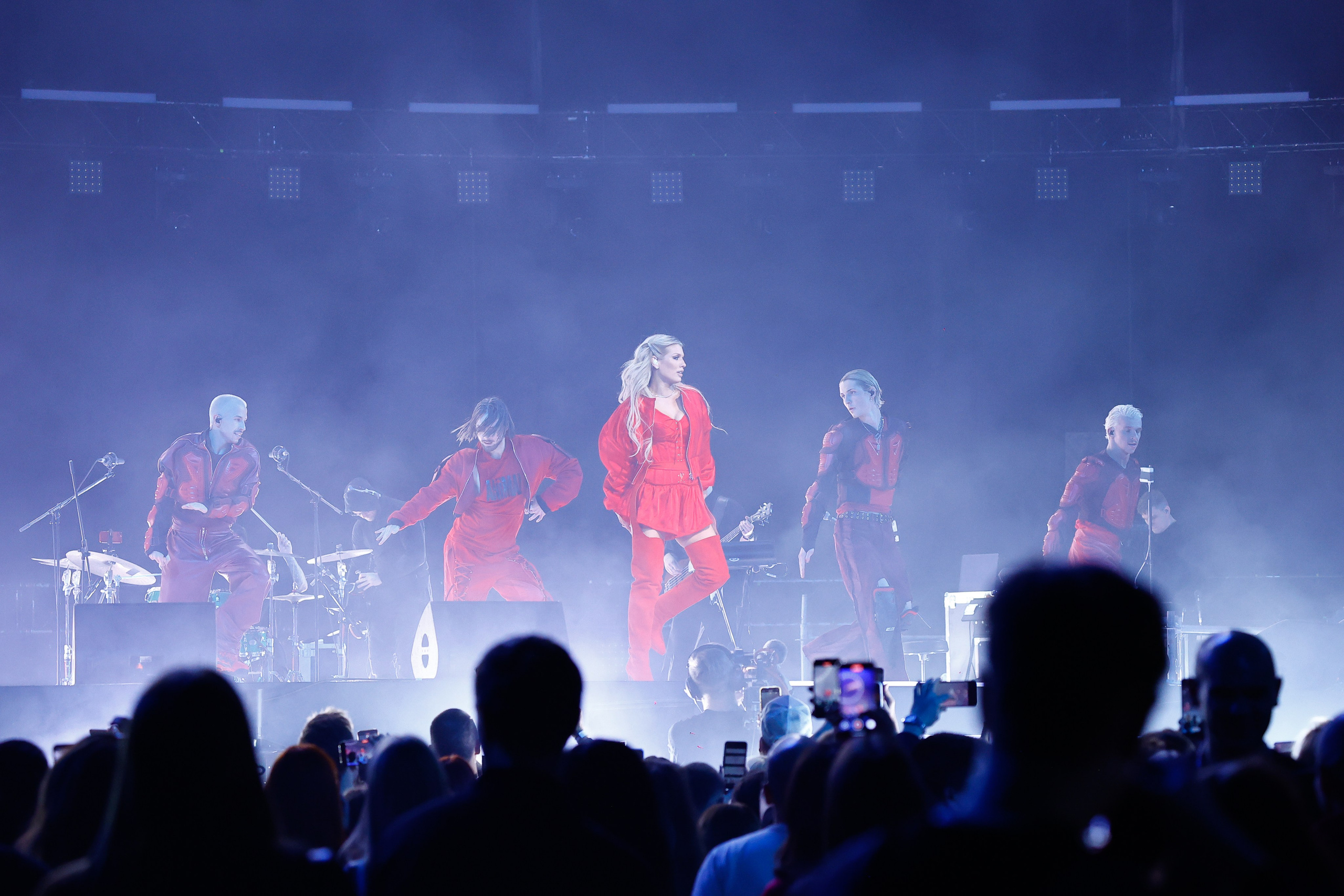 ПЕРВАЯ ЛЕДИ @LIVE ARENA