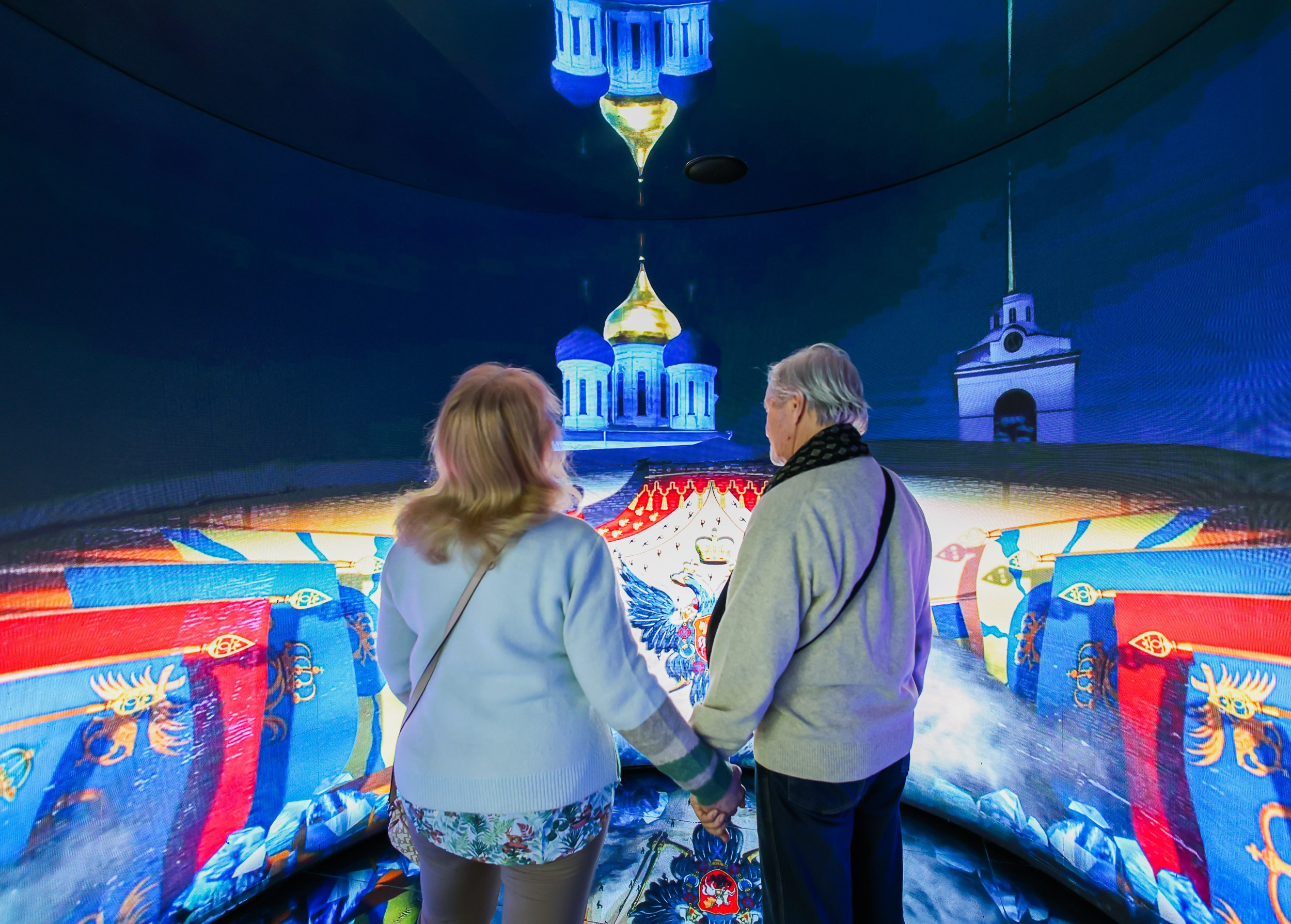 Выставка «Россия». Репортажный, архитектурный, театральный и файн-арт фотограф Лена Мельникова в Москве