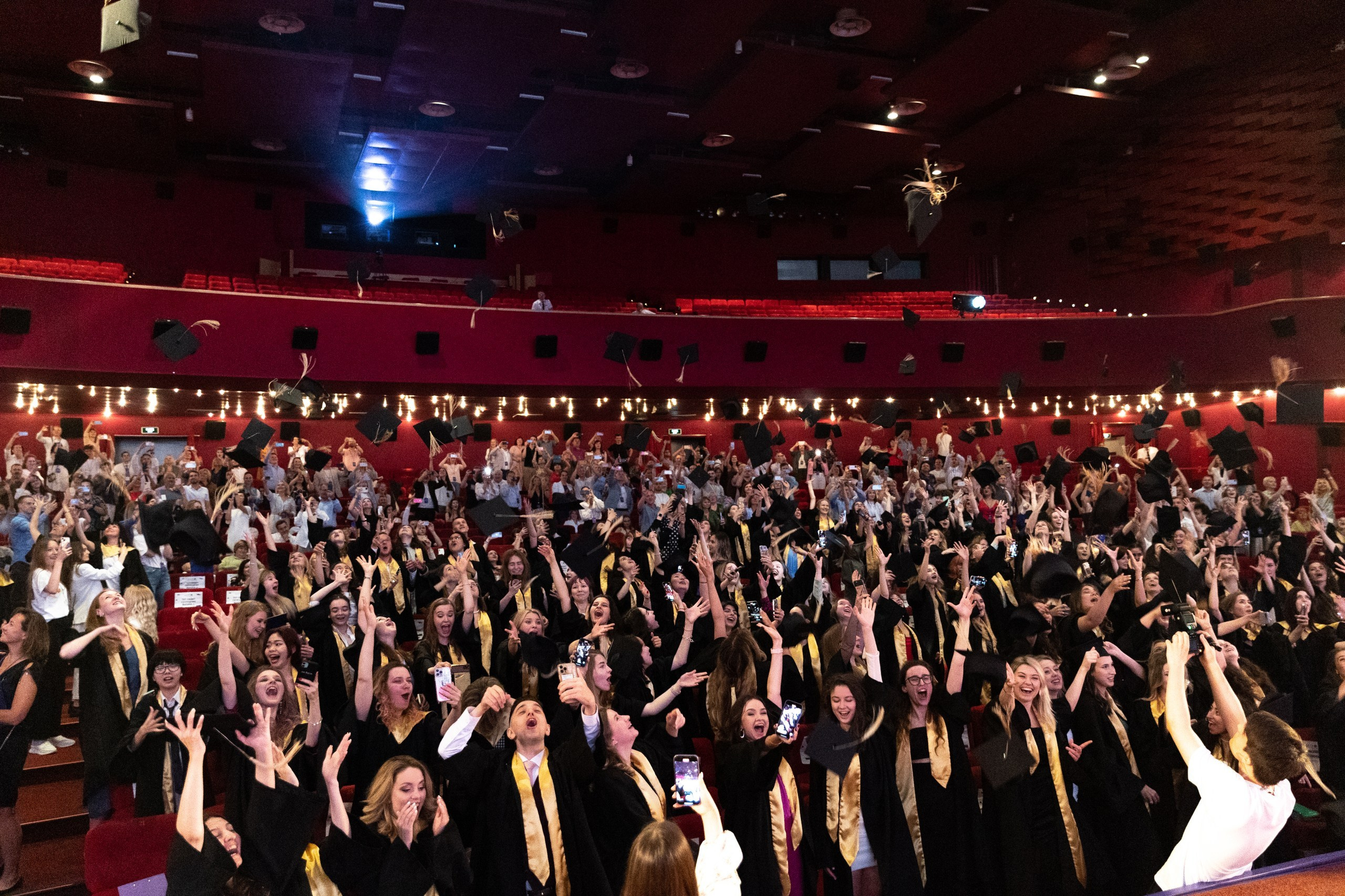 Выпускной Высшая Школа Экономики. Свадебный и семейный фотограф