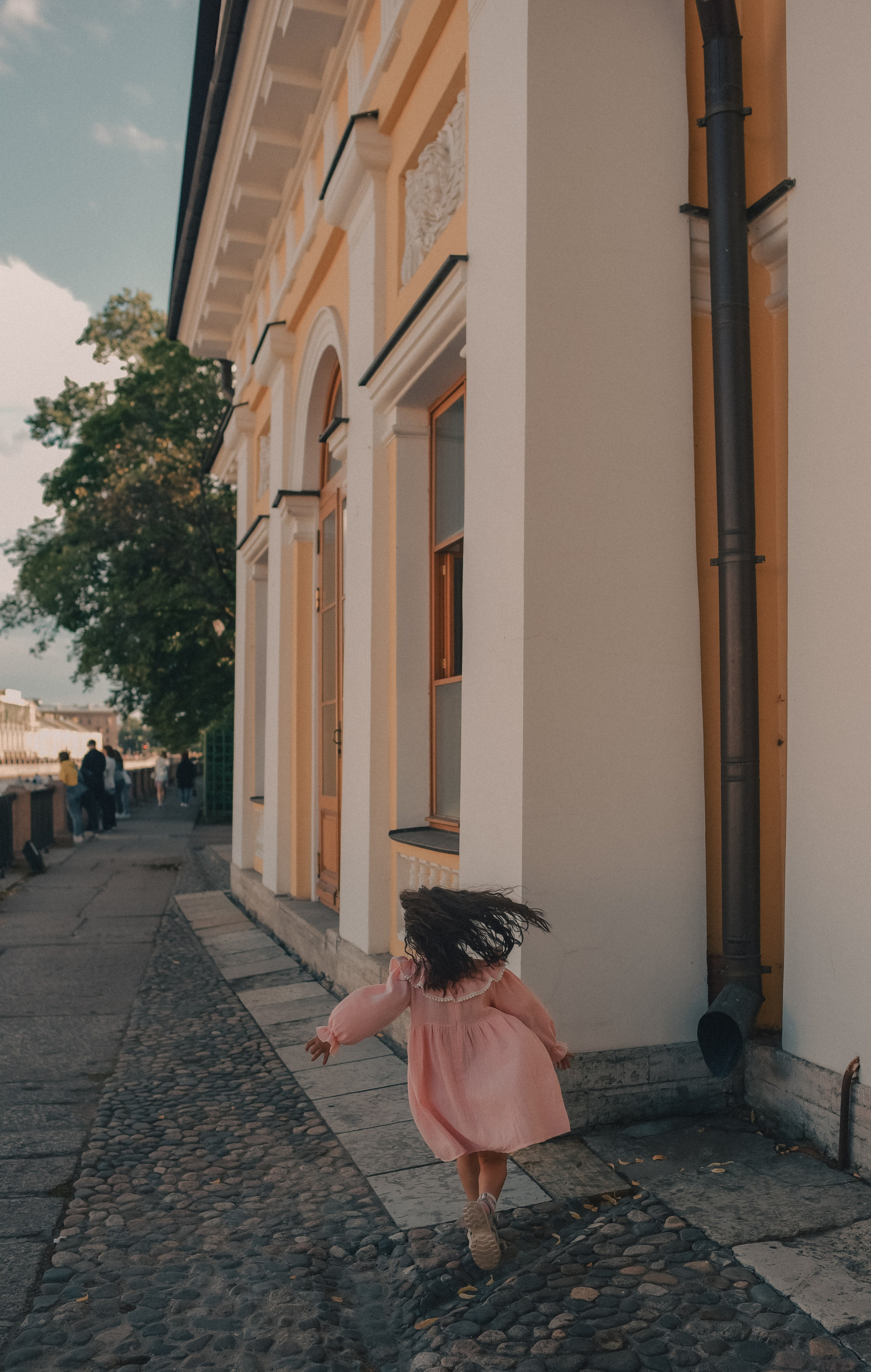 Фотосессия в Летнем саду. Анна, Татьяна, Злата и Эвелина. Семейный и свадебный фотограф в Санкт-Петербурге Яна