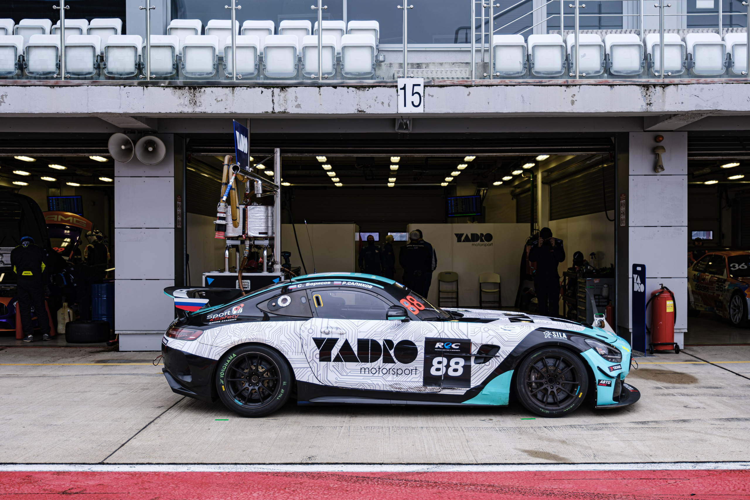 Российская серия гонок на выносливость. Авто и мотоспорт — фотограф Антон Медведев iCoguar