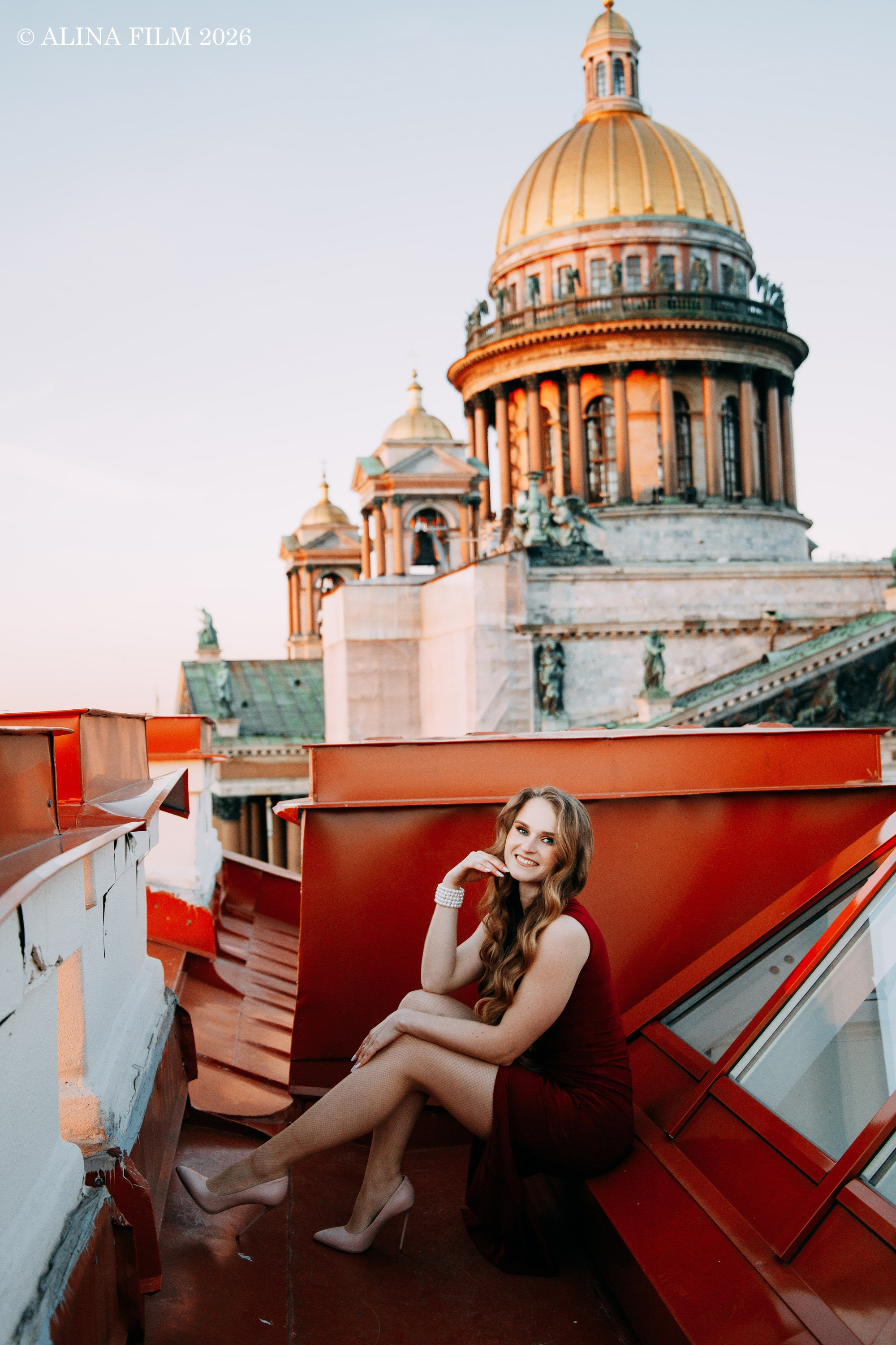 Фотосессия на крыше с видом на Исаакиевский собор. Фотограф в Санкт-Петербурге Alina Film