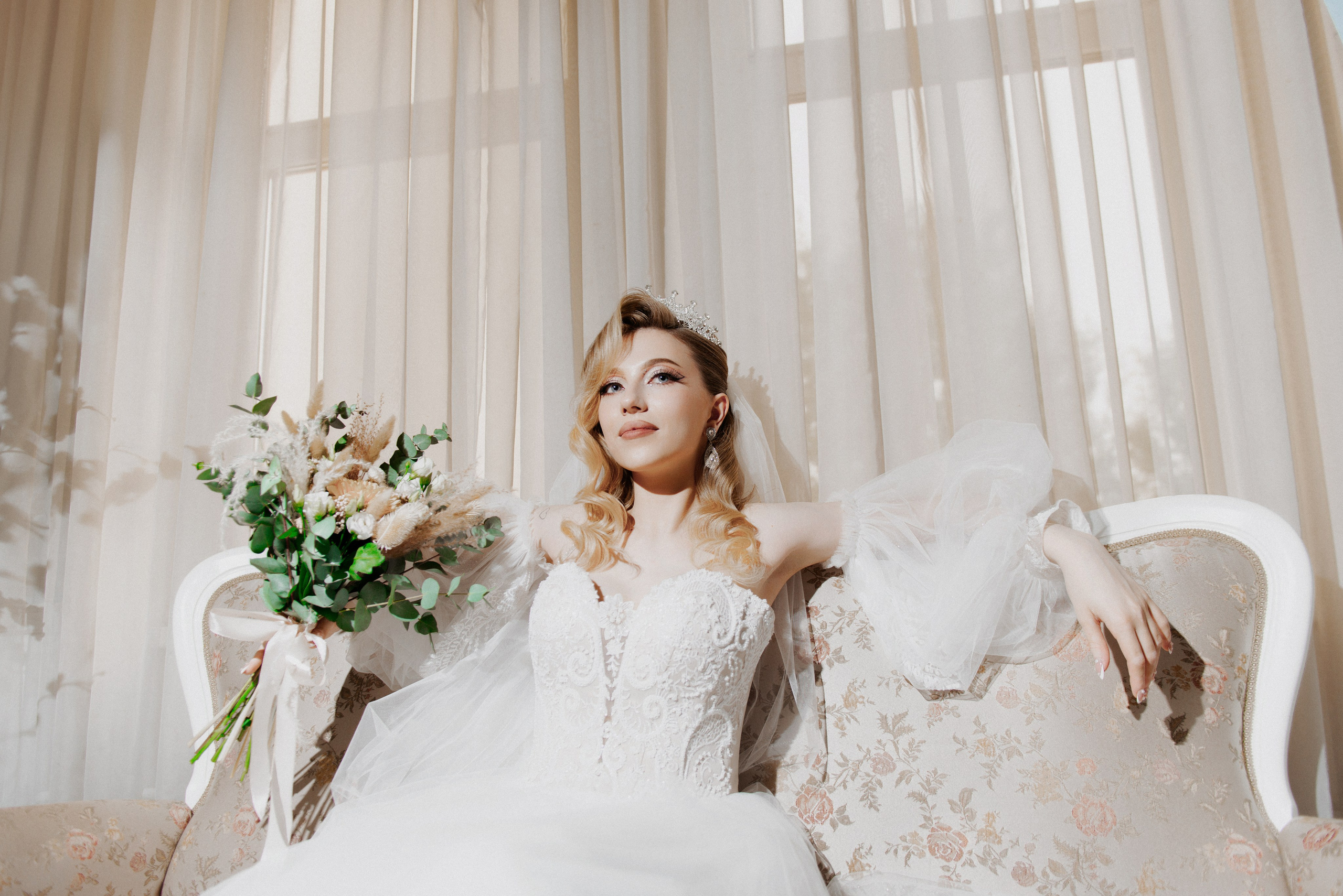 Невеста в Загсе Железнодорожного