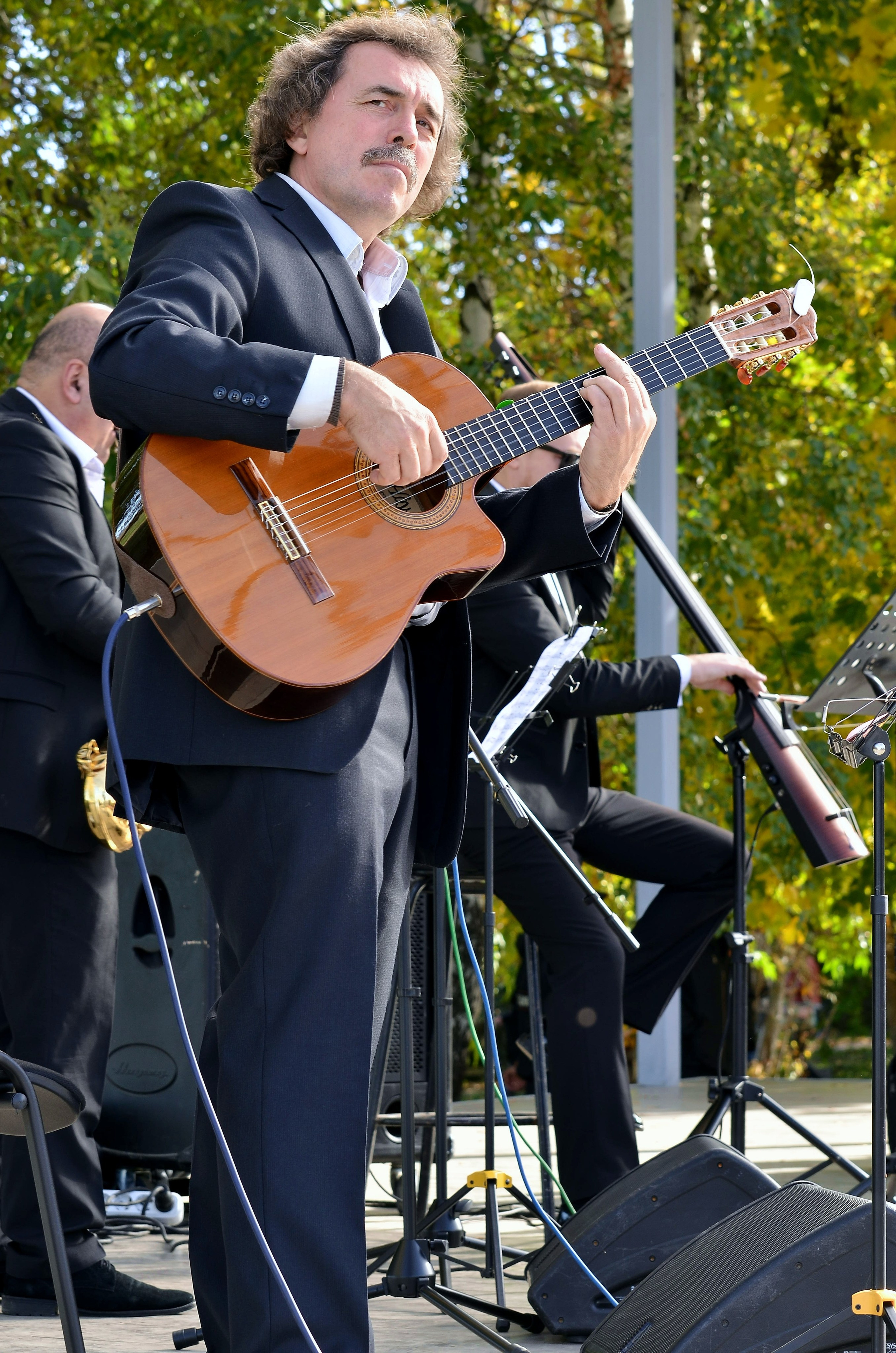 Евгений Дятлов. ФОТОГРАФ ВАШИХ МЕРОПРИЯТИЙ РЯЗАНЬ СЕРГЕЙ КЛЮЕВ Концертная фотография близка к репортажу и портретной съемке