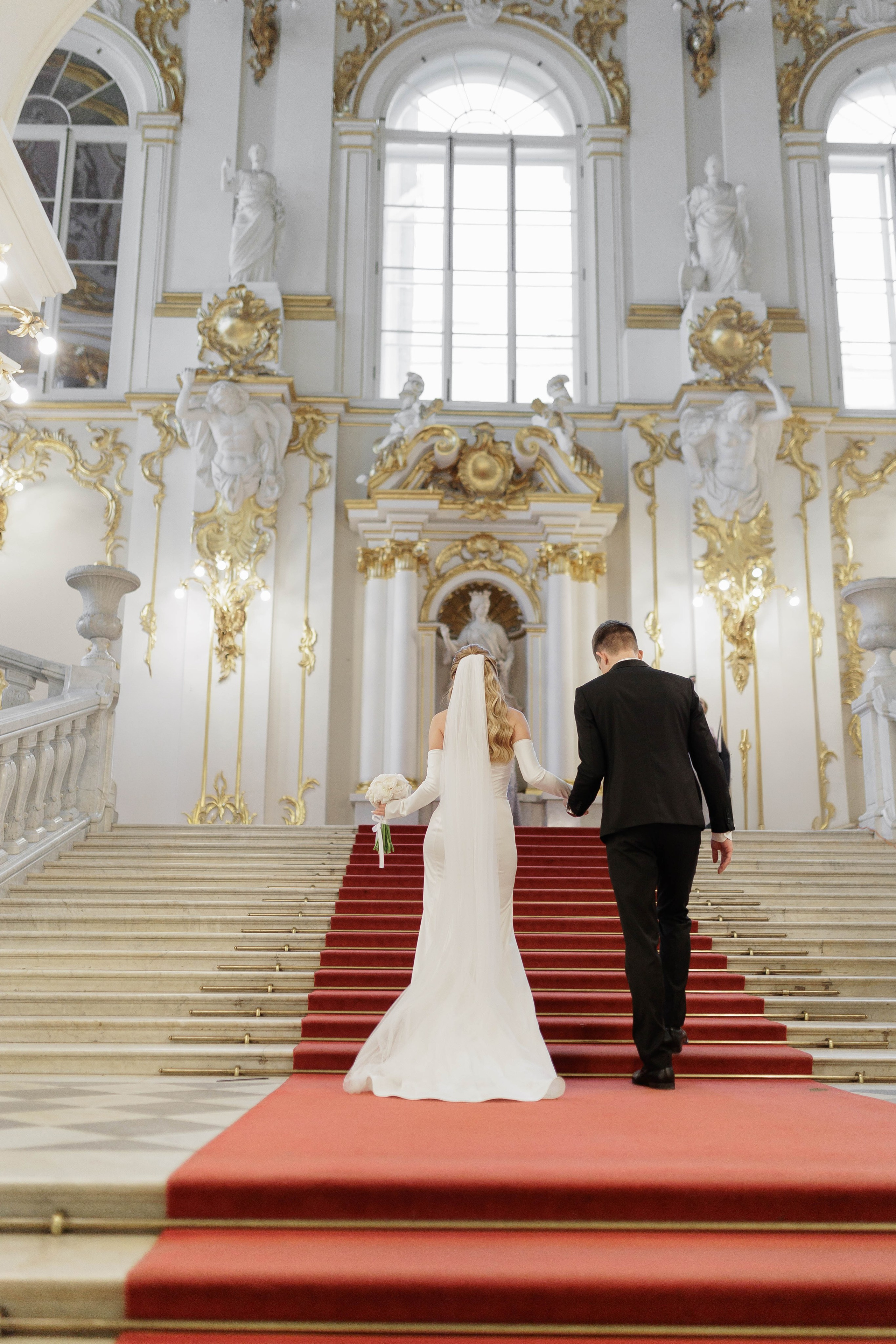 …. Свадебный фотограф в Санкт-Петербурге Александра Чукавина