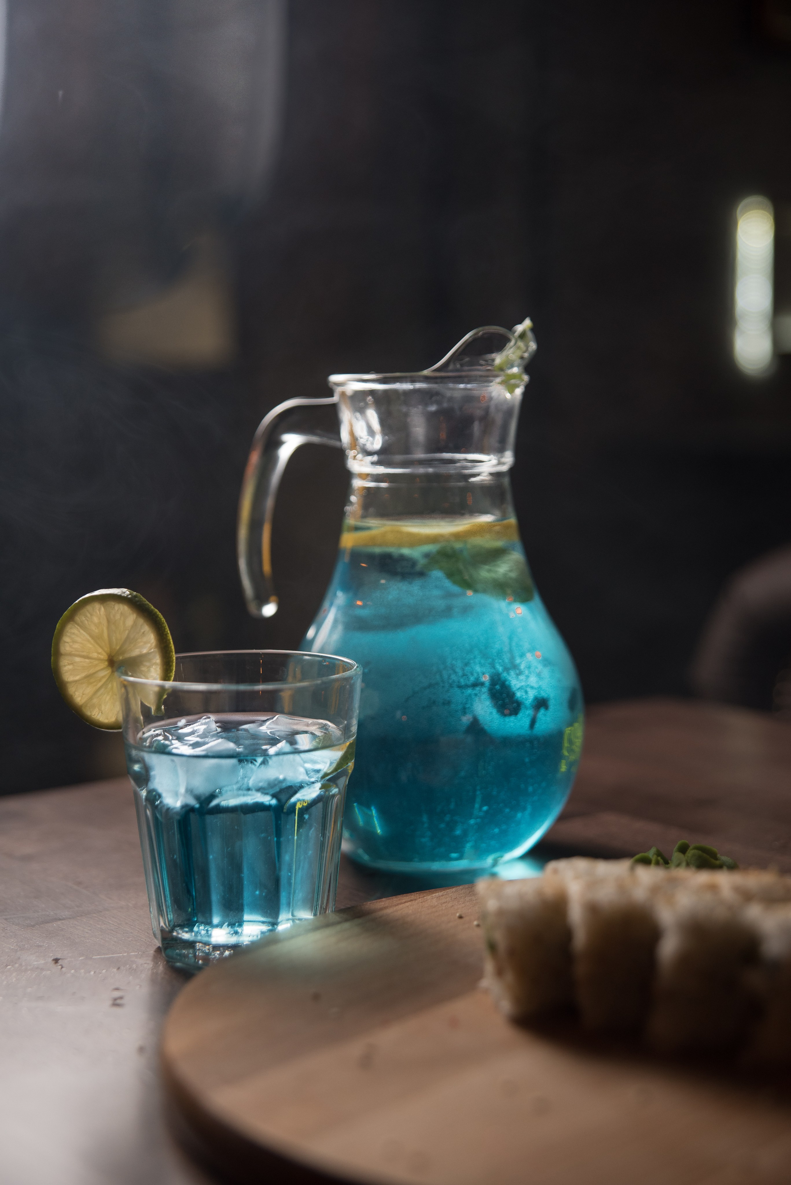 food фотограф Тимур Хабибуллин Уфа - лимонада голубого цвета в графине 