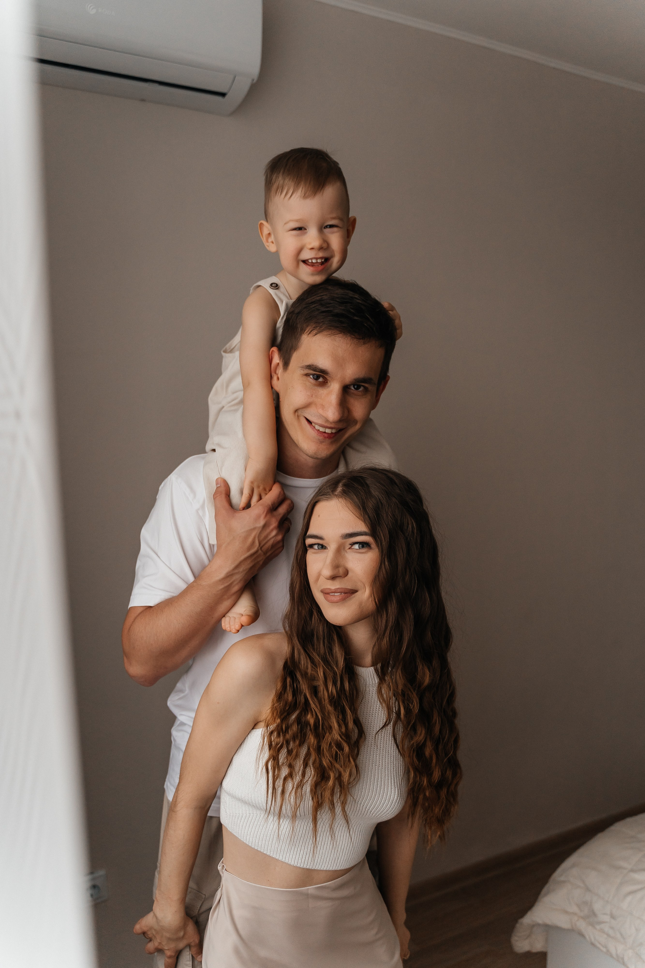 Вадим, Юля и Мирон. Волик Мария