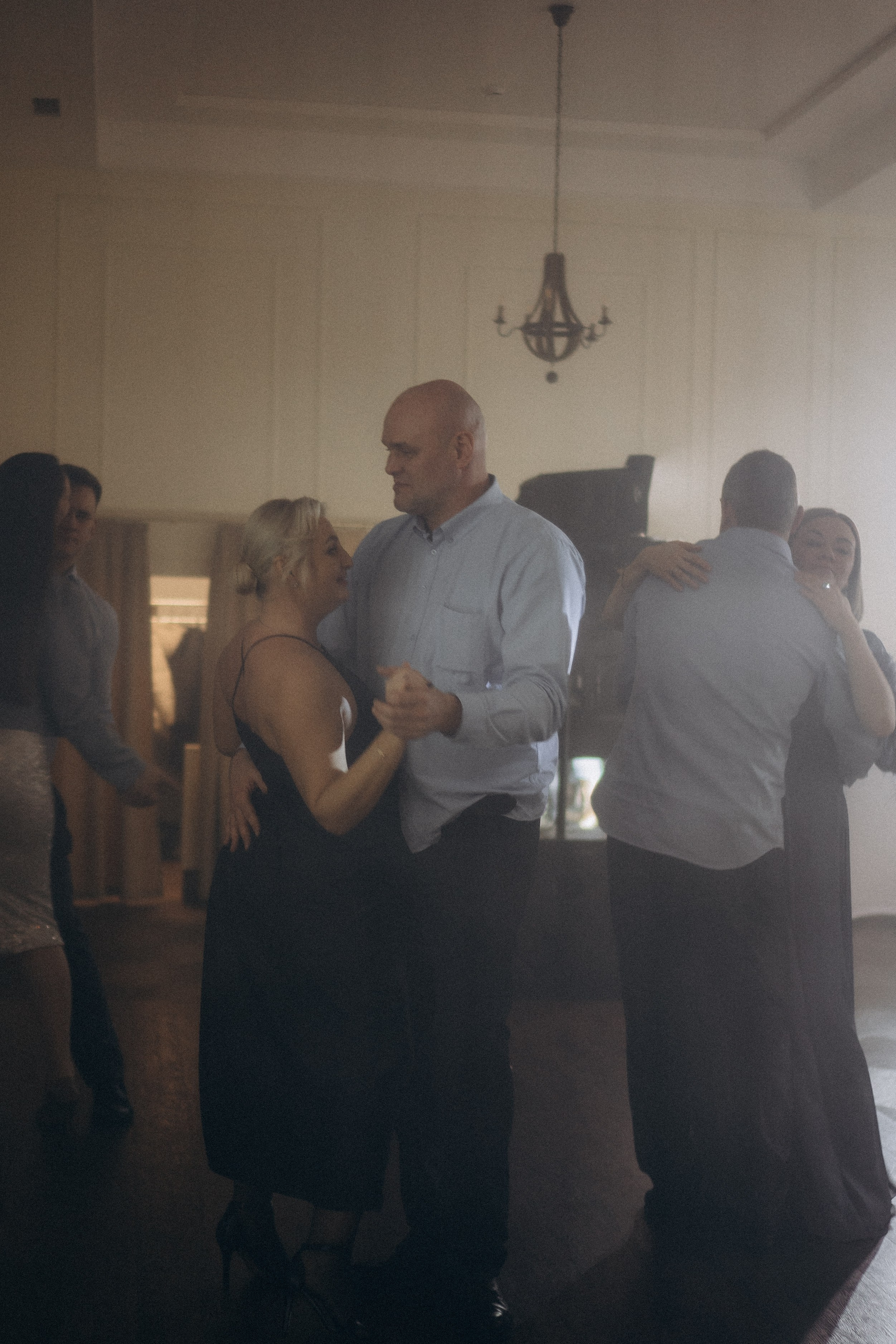 СВАДЕБНАЯ СЬЕМКА СБОРОВ В ОТЕЛЕ И ВЫЕЗД НА ЦЕРЕМОНИЮ (СНЯТО В СИБИРЕ В НИЖНЕВАРТОВСКЕ). Профессиональный фотограф, Санкт-Петербург — Виктория Богомолова