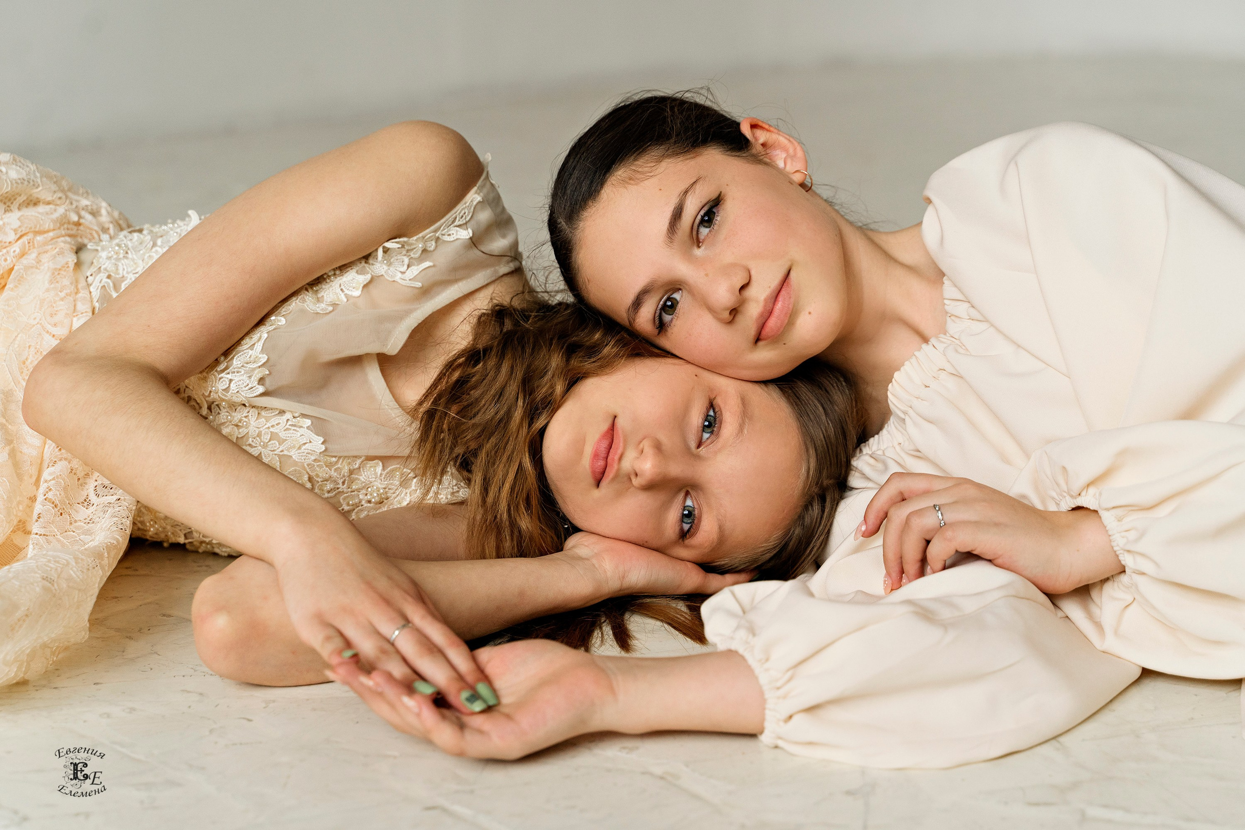 Фотосъемка Таисии и подружек. Семейный и портретный фотограф в Санкт-Петербурге Евгения Елемена