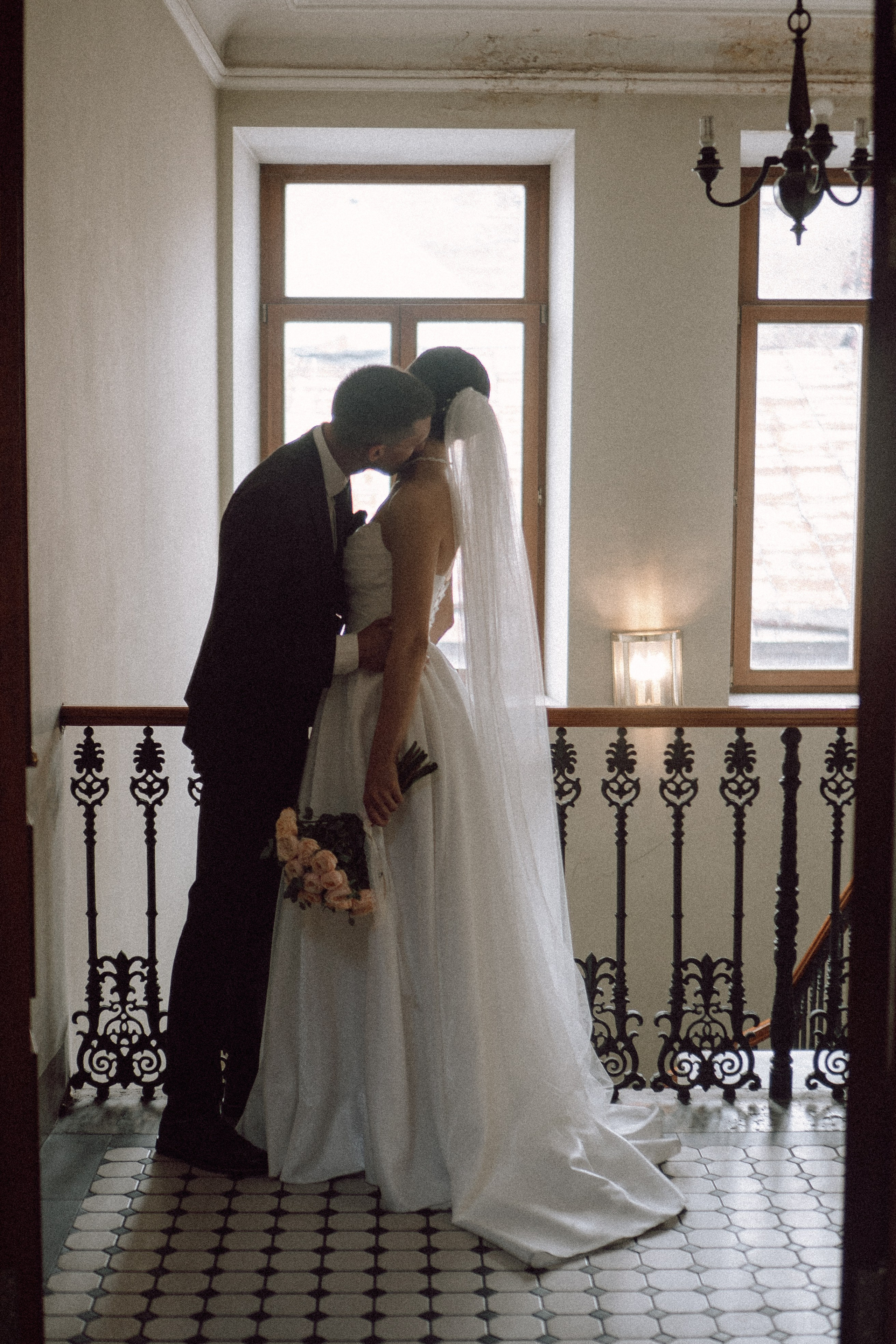 СВАДЕБНАЯ ПРОГУЛКА В САНТК-ПЕТЕРБУРГЕ (ИСАКИЕВСКИЙ СОБОР, ЗИМНЯЯ КАНАВКА, ЭРМИТАЖ И БОЛЬШАЯ МОРСКАЯ УЛИЦА). Профессиональный фотограф, Санкт-Петербург — Виктория Богомолова